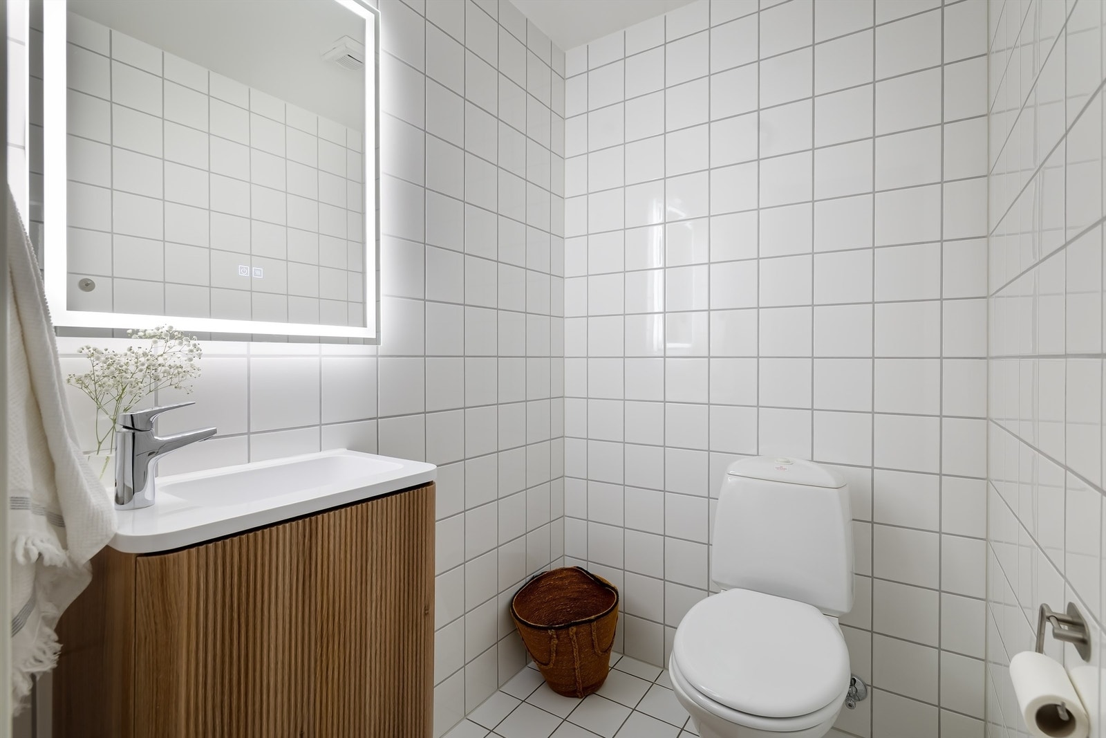 Veldig kjekt i en hektisk hverdag, slik at barn ikke trenger å gå hele veien inn i huset eller kle av seg for å gå på toalettet mens de leker ute Galleribilde