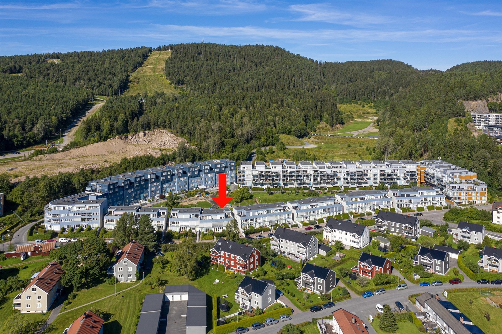 Årvollskogen ligger ved foten av idylliske Lillomarka og er et fantastisk utgangspunkt for spaserturer, løpeturer, sykling og langrenn Galleribilde