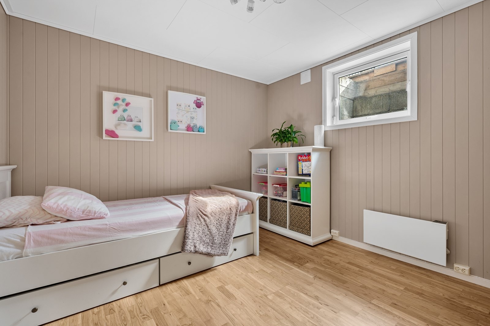 Rom innredet som soverom. Dette er ikke søkt godkjent hos kommunen. Galleribilde