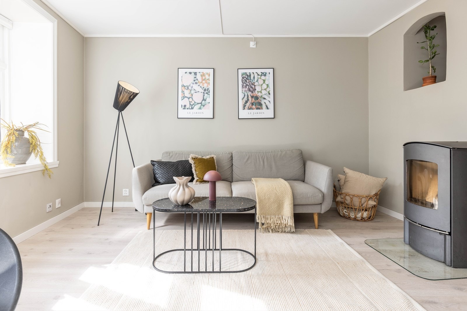 God plass til en stor og inkluderende sofagruppe. Galleribilde