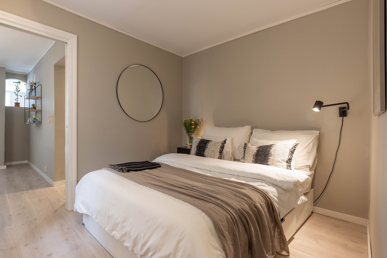 Her får du et sovemiljø som på kveldstid inviterer til ro, og om morgenen gir energi og glede. Galleribilde