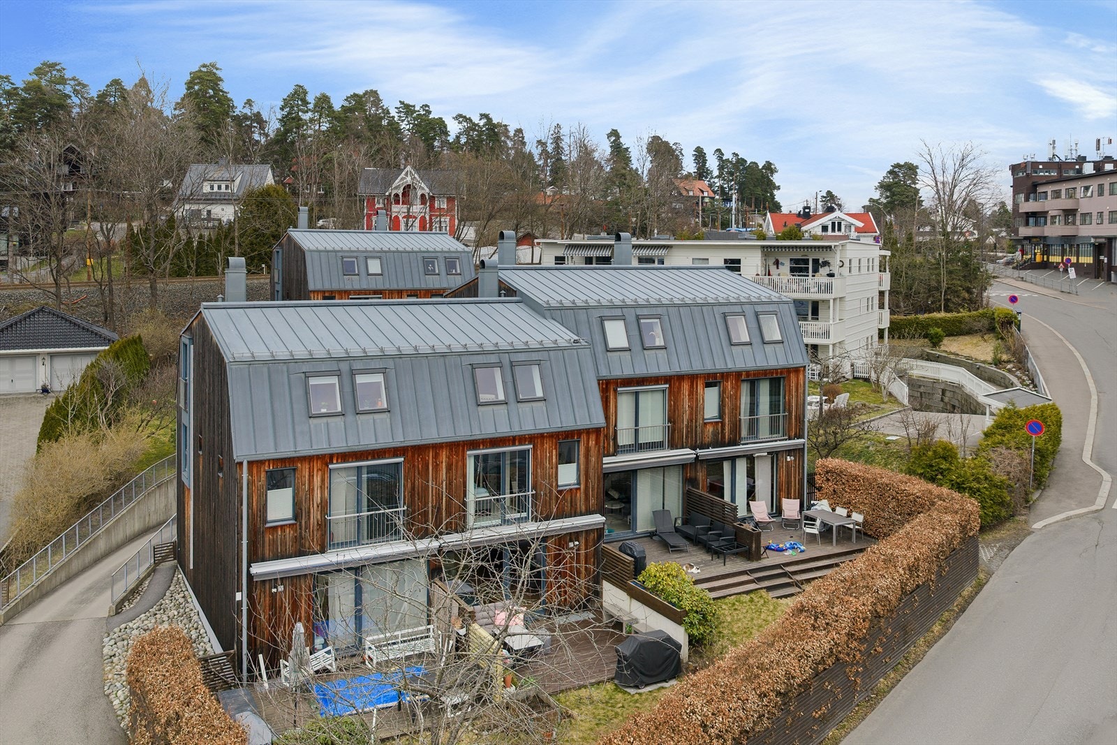 Boligen ligger i et veletablert, barnevennlig og attraktivt boligområde med en fantastisk beliggenhet vest i Oslo Galleribilde