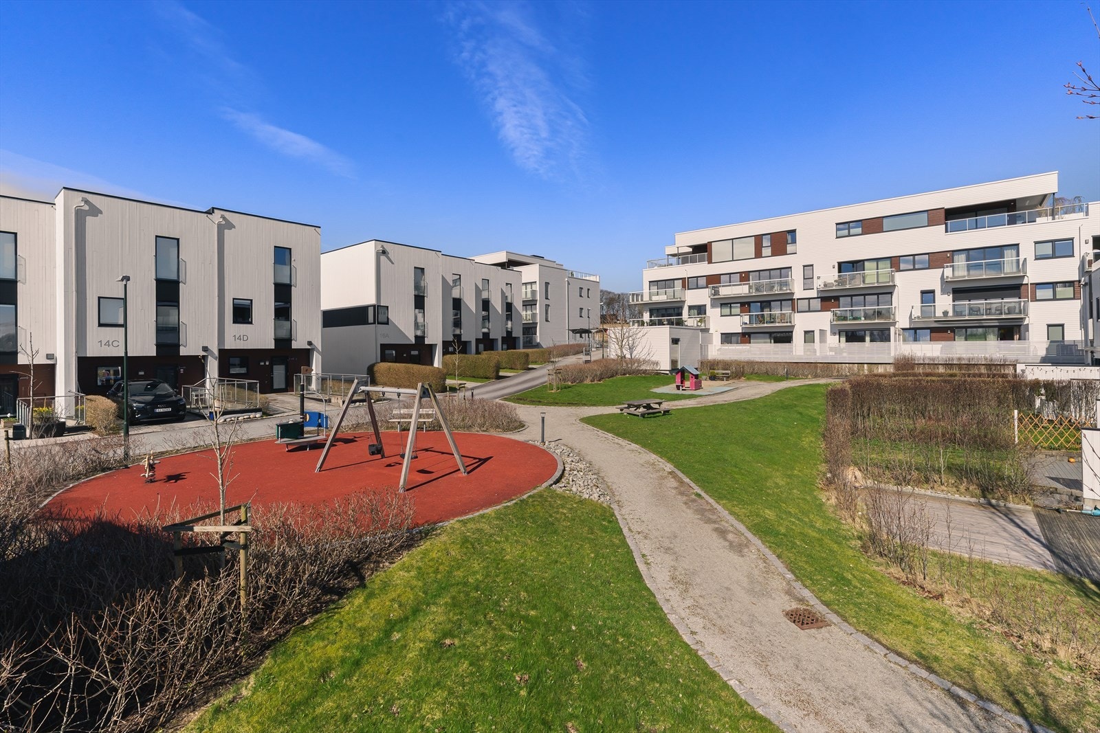 For øvrig: Heis. Fjernvarme. Balansert ventilasjon. Fine fellesområder. Livsløpsstandard. Galleribilde