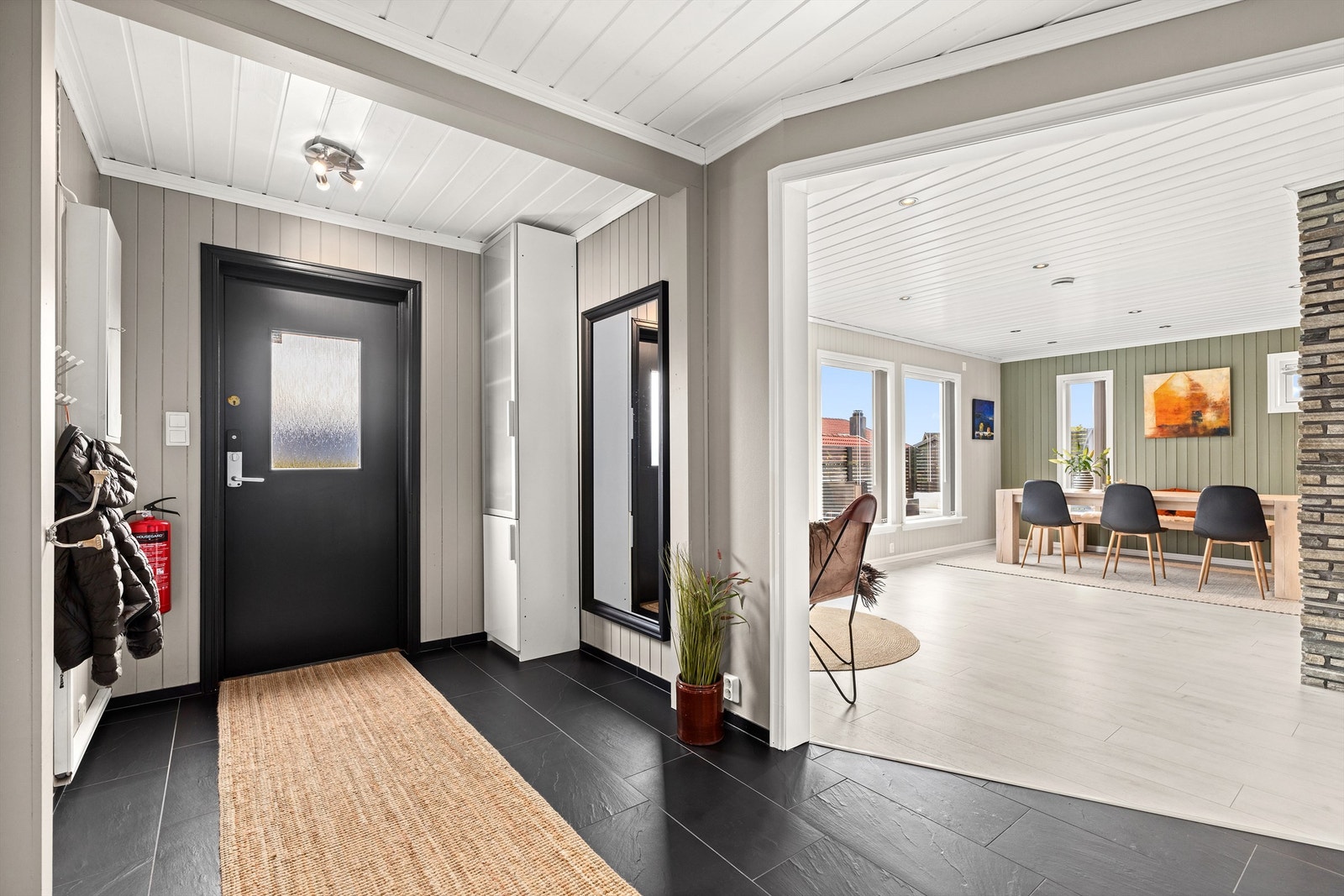 Entré/gang med adkomst til stue Galleribilde