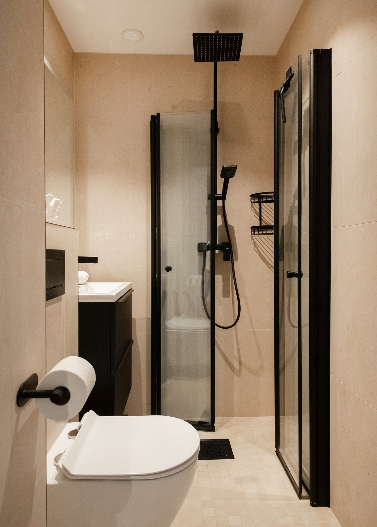 Badet fremstår som moderne og stilrent, og ble pusset opp i 2024 av tidligere eier. Galleribilde