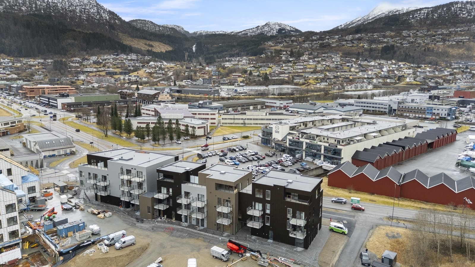 Lukk døra og bruk fritida di på ein fjelltur eller ein handelstur, her er det tenk kvalitetar varer Galleribilde