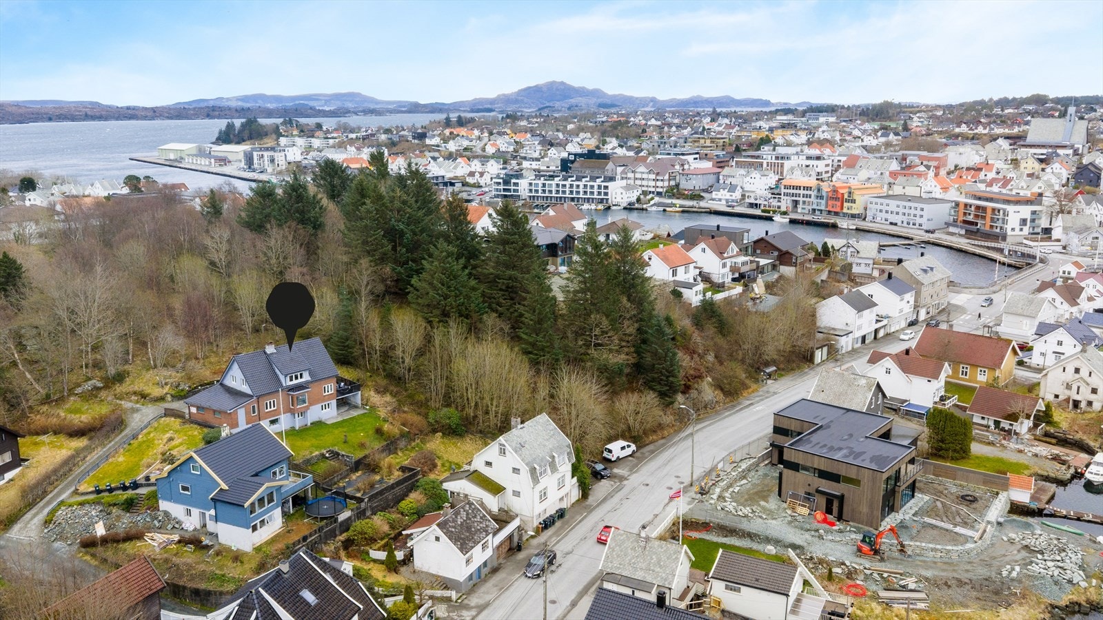 Herfra er det kort avstand til både barnehage, skoler, butikker, idrettsanlegg, turområder og Kopervik sentrum Galleribilde
