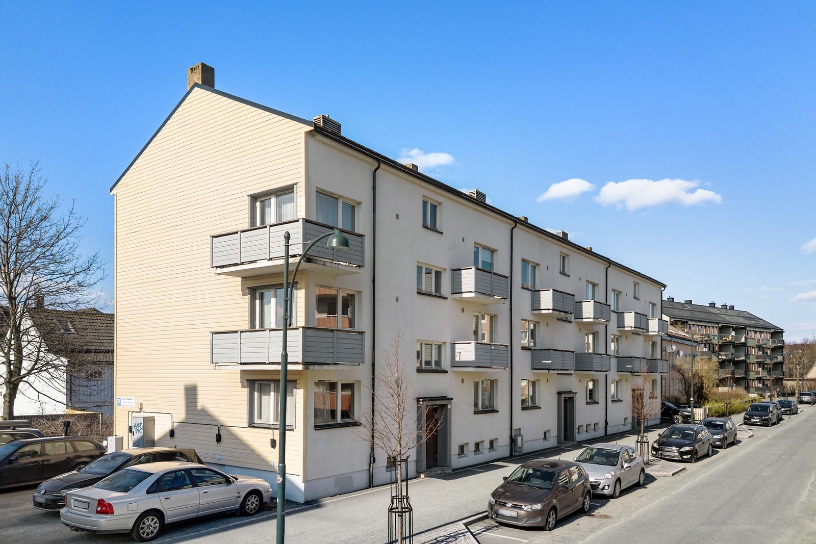Leiligheten har en attraktiv hjørnebeliggenhet i høy 1.etasje. Galleribilde