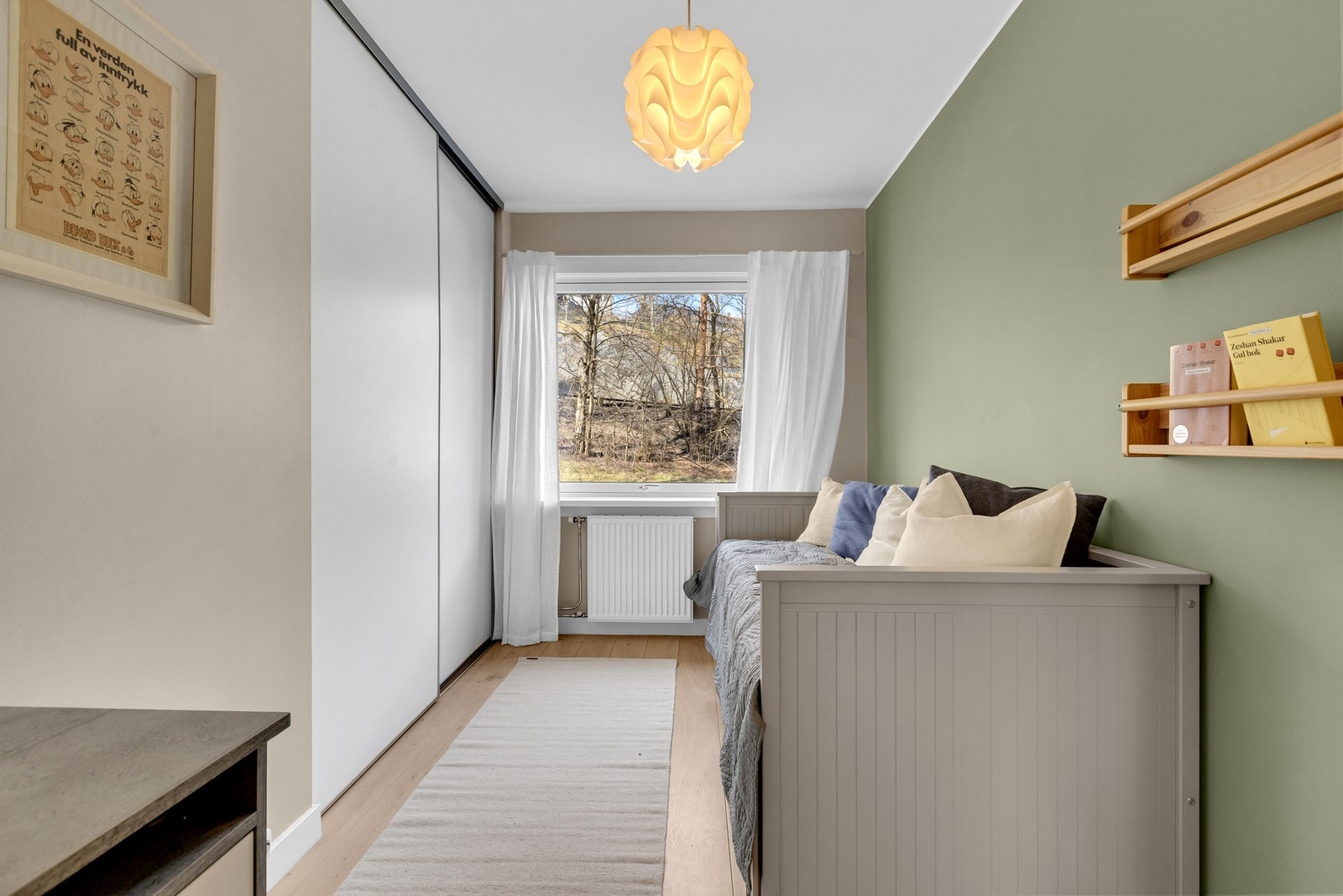 Soverom 2 - Fleksibelt soverom med plass til seng, kontor eller barnerom. Galleribilde