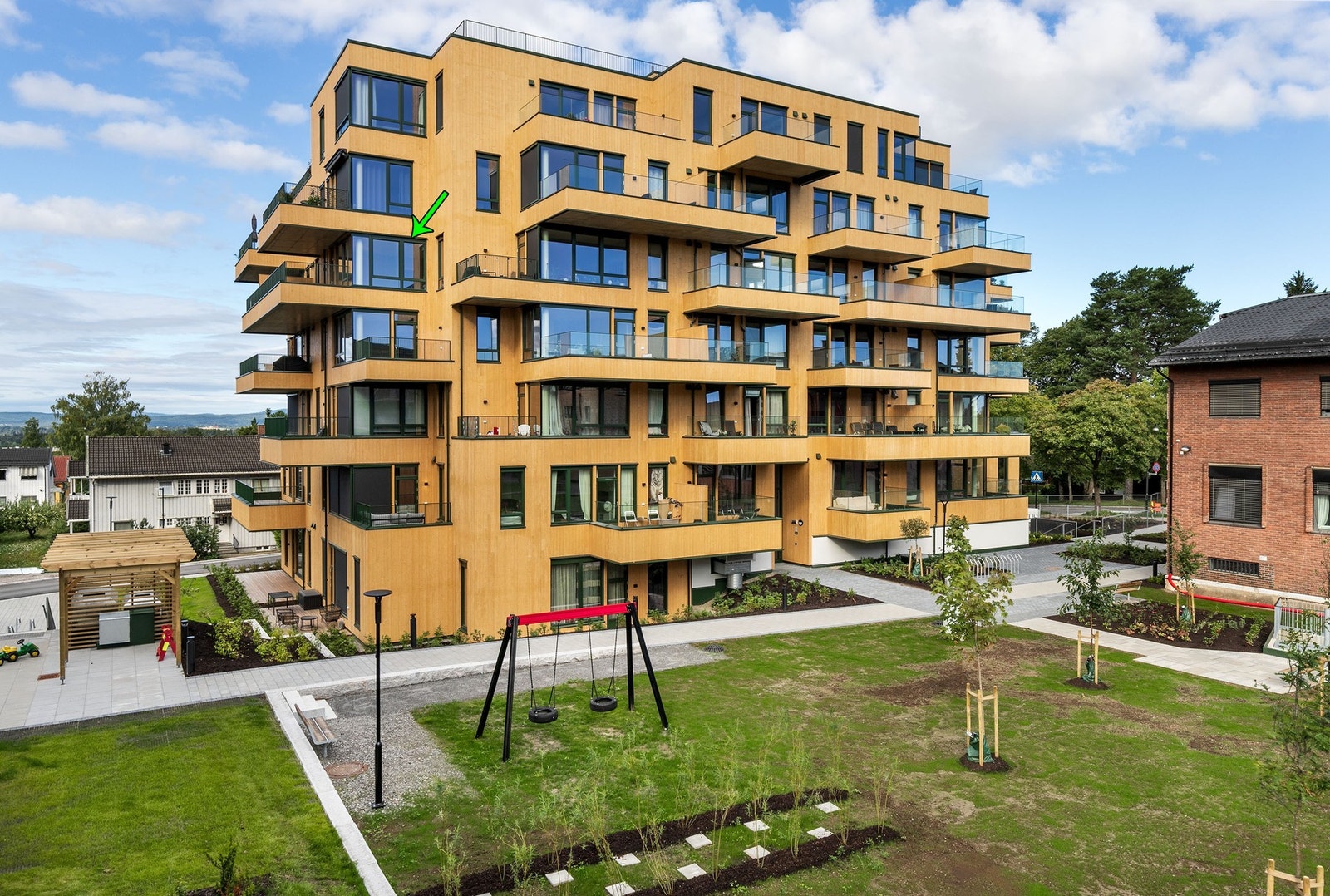 Effektiv kollektivdekning. Jessheim togstasjon ca. 3 min gange med hyppige avganger mot Oslo Galleribilde