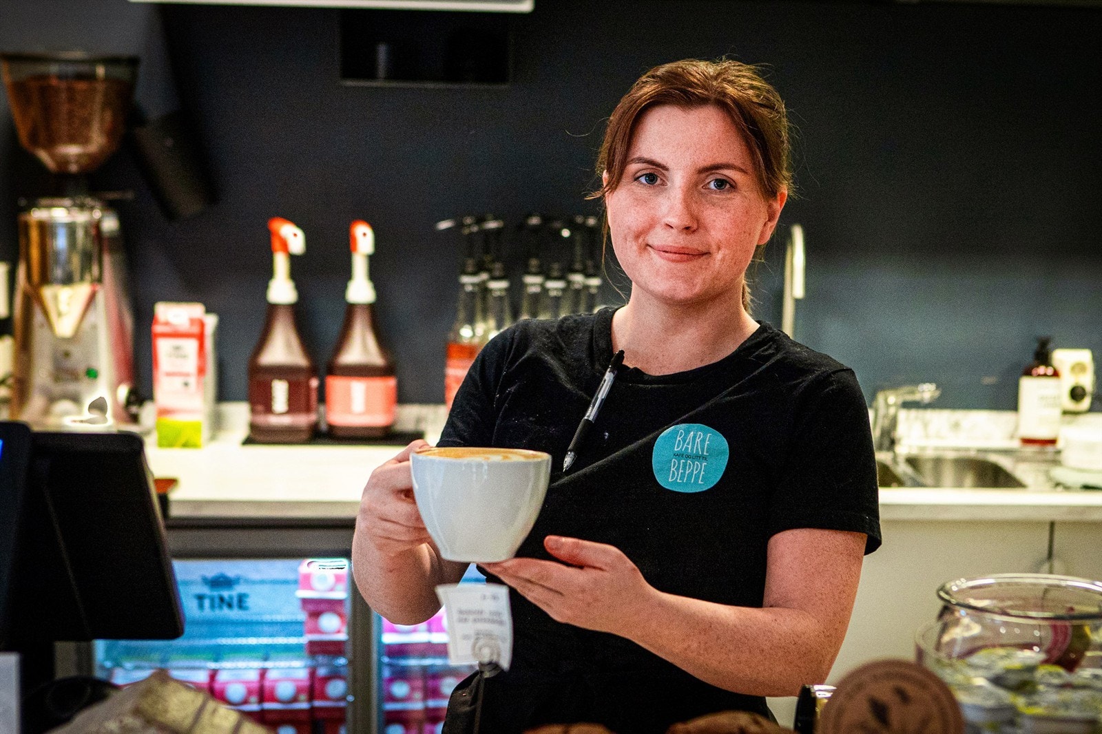 Ta en kaffe på en av byens mange kafeer, som for eksempel Bare Beppe Galleribilde