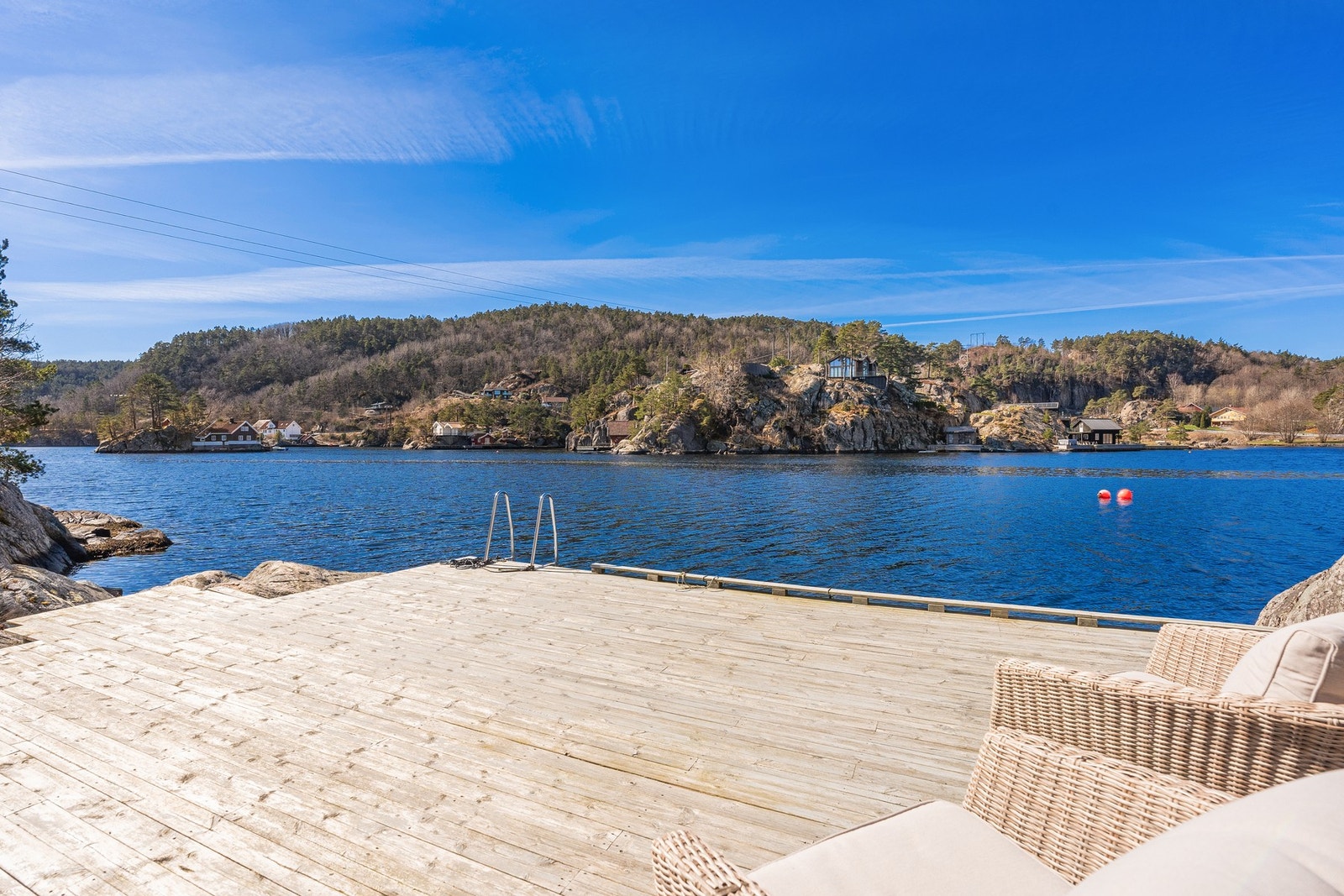 Fra bryggen med badestige Galleribilde