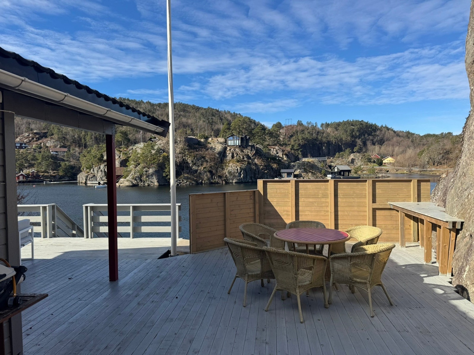 Fra terrasse utenfor hytten Galleribilde