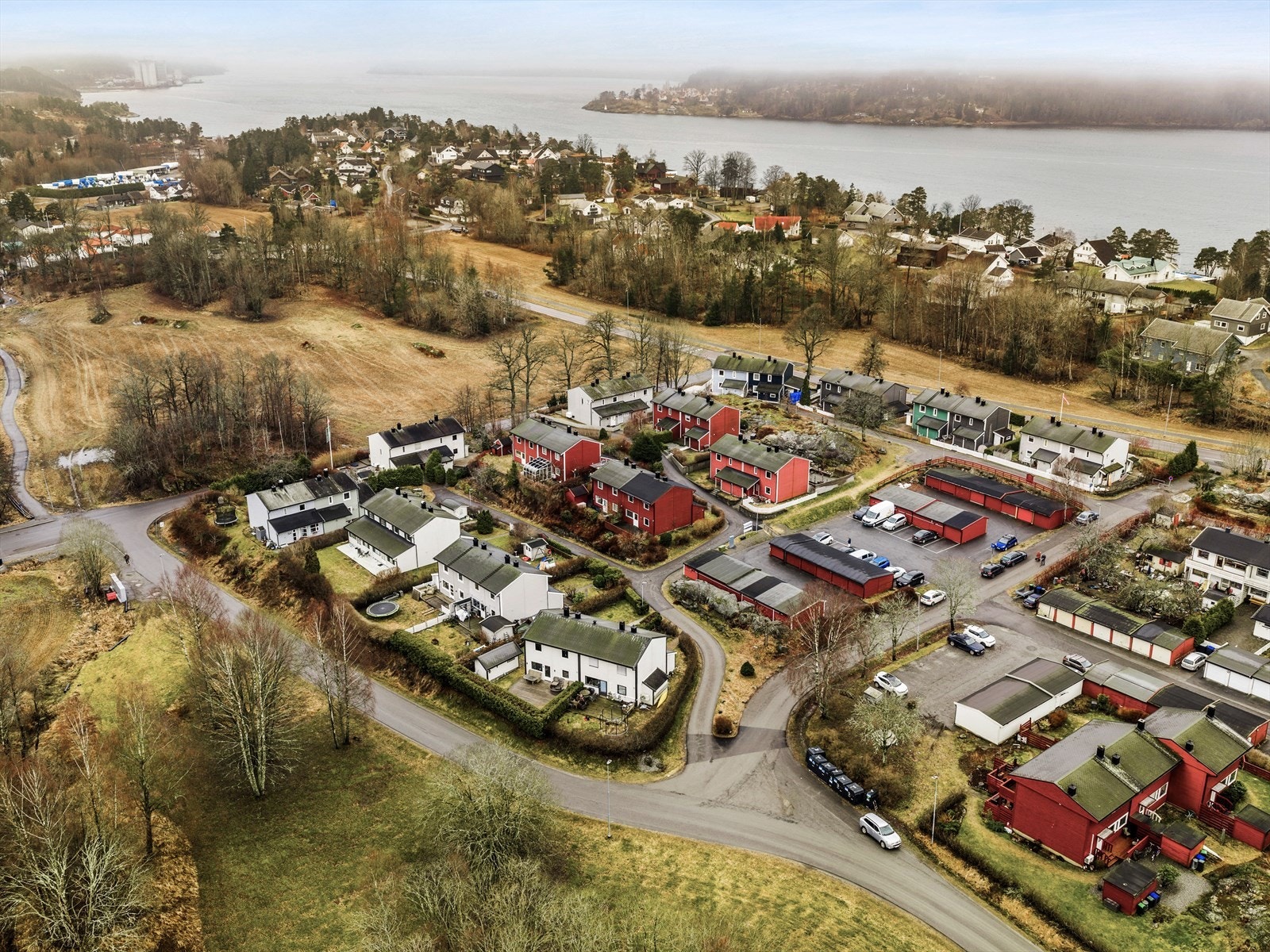 Store Brevik beskrives som et stille og landlig område, ideelt for de som søker ro. Galleribilde