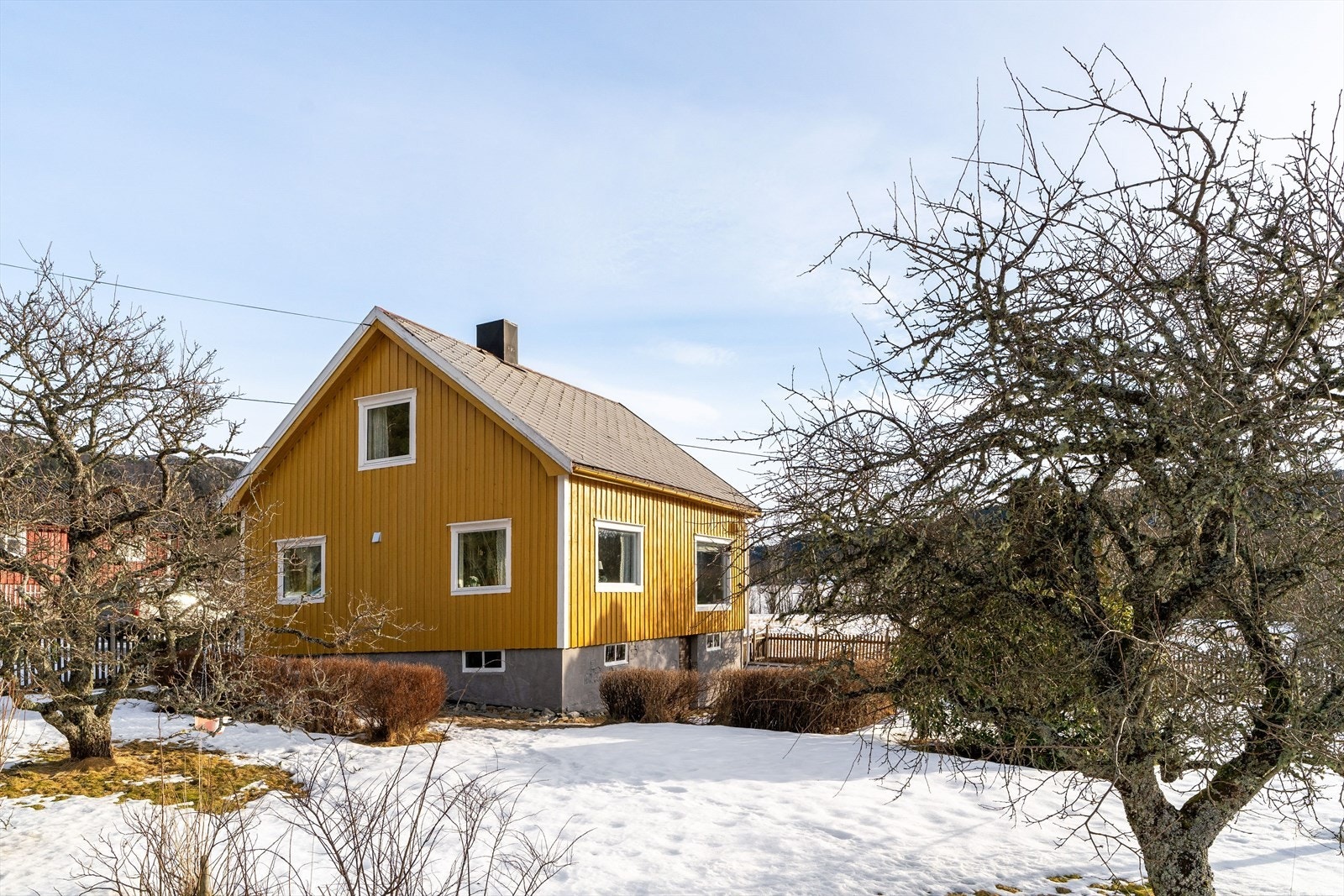 Aktiv Eiendomsmegling v/ Thomas Lerstadgrind har gleden av å presentere Fevågveien 39! Foto: Vidar Alvik v/ Grattis foto. Galleribilde
