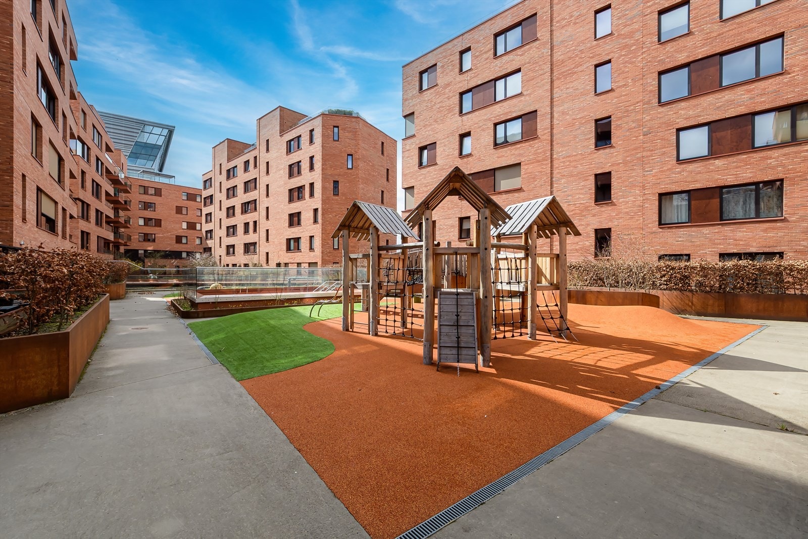 Felles lekeplass på sameiets fellesområde. Galleribilde