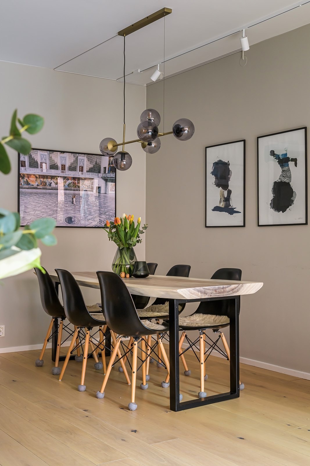 Det er god plass til en romslig spisebord. Galleribilde