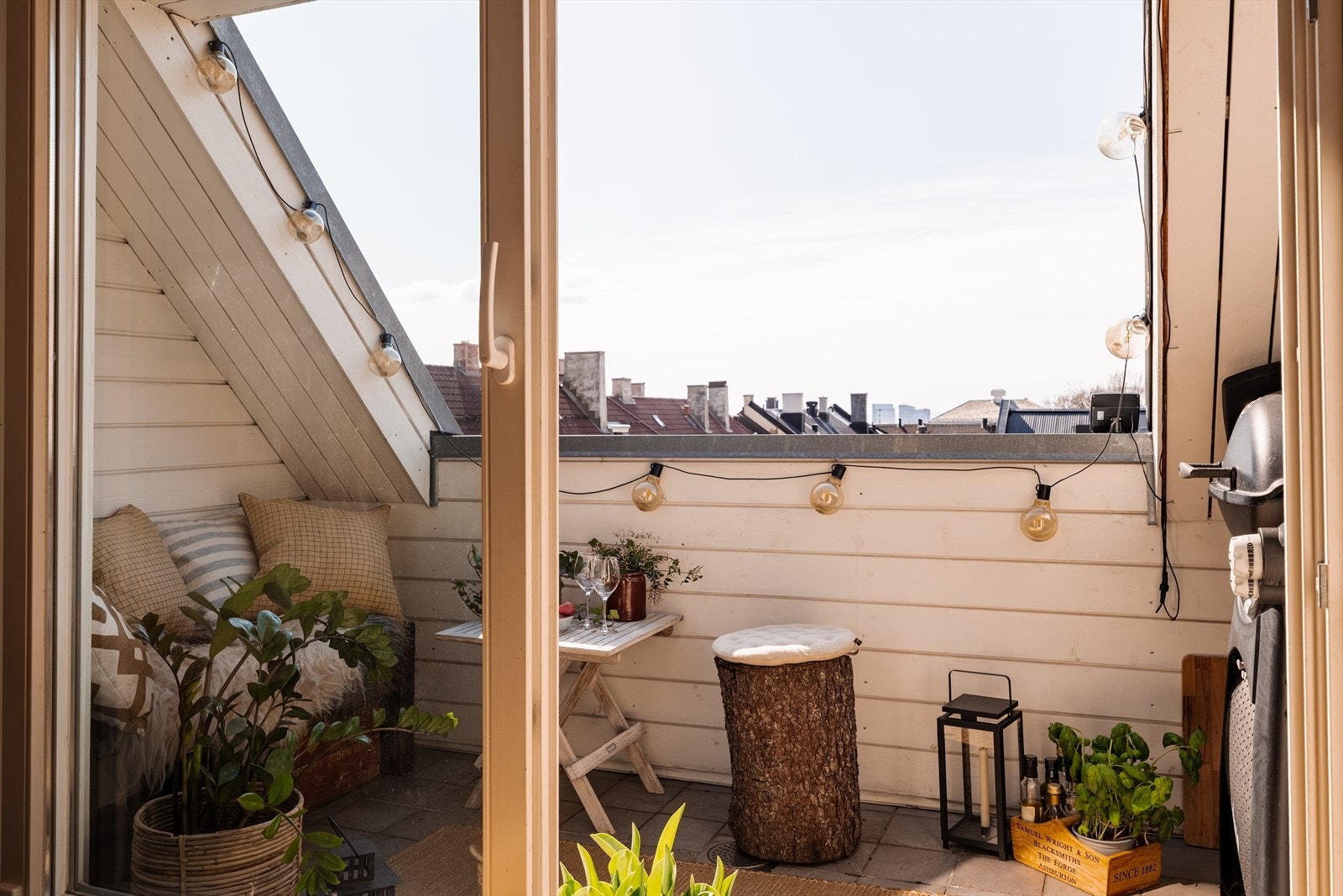 Fra stuen er det direkte utgang til herlig takterrasse på 5m² Galleribilde