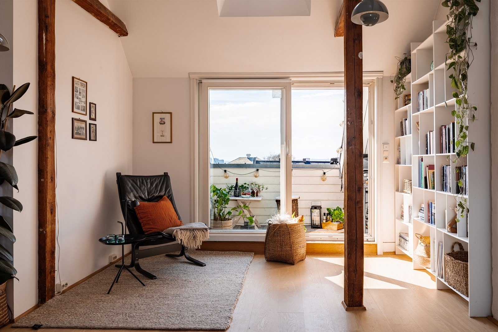 Fra stuen er det direkte utgang til herlig takterrasse på 5m² Galleribilde
