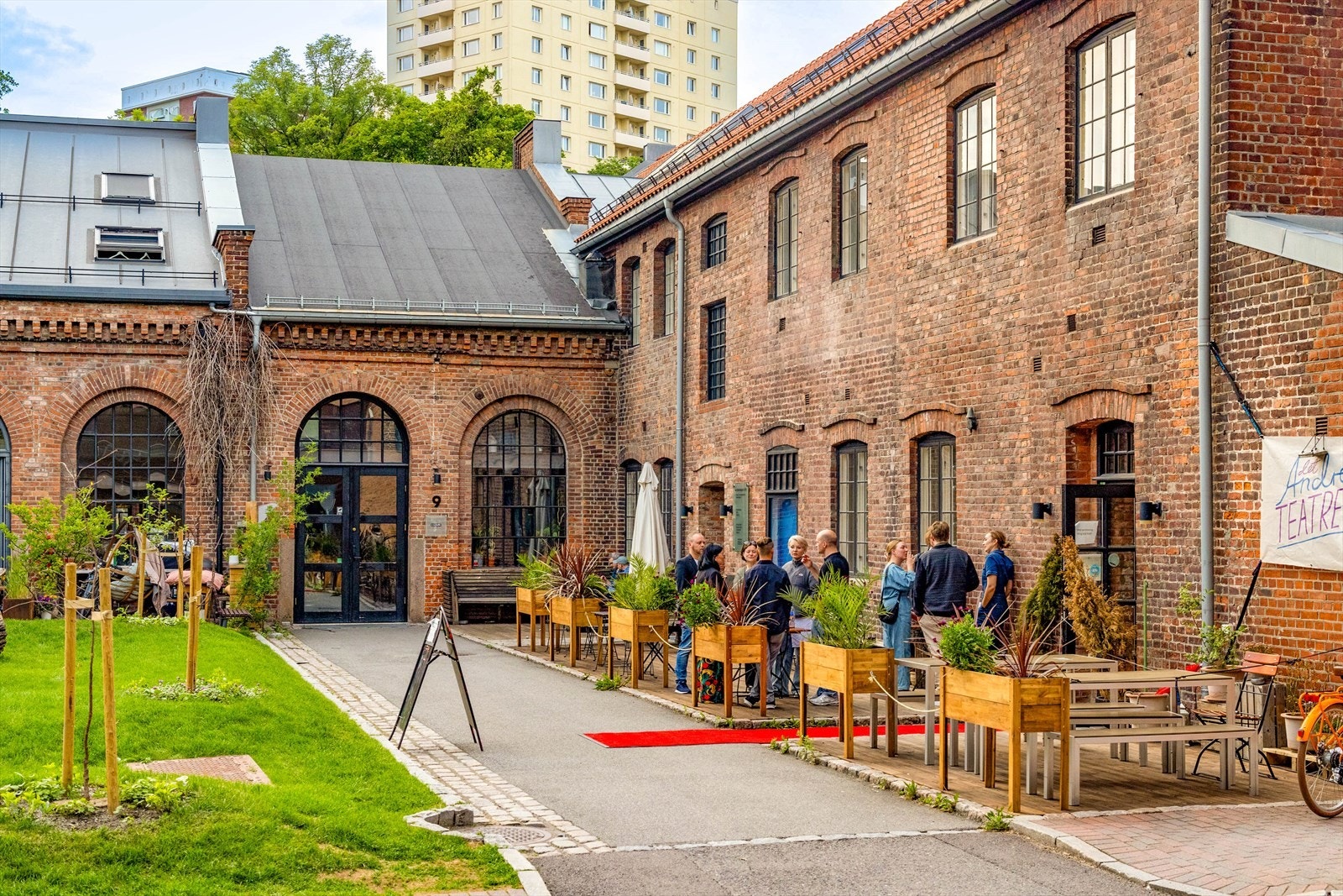 Idylliske Lilleborg med blant annet Villa Paradiso Tivoli, Daegens bakeri og Agora, samt Det Andre Teateret. Galleribilde
