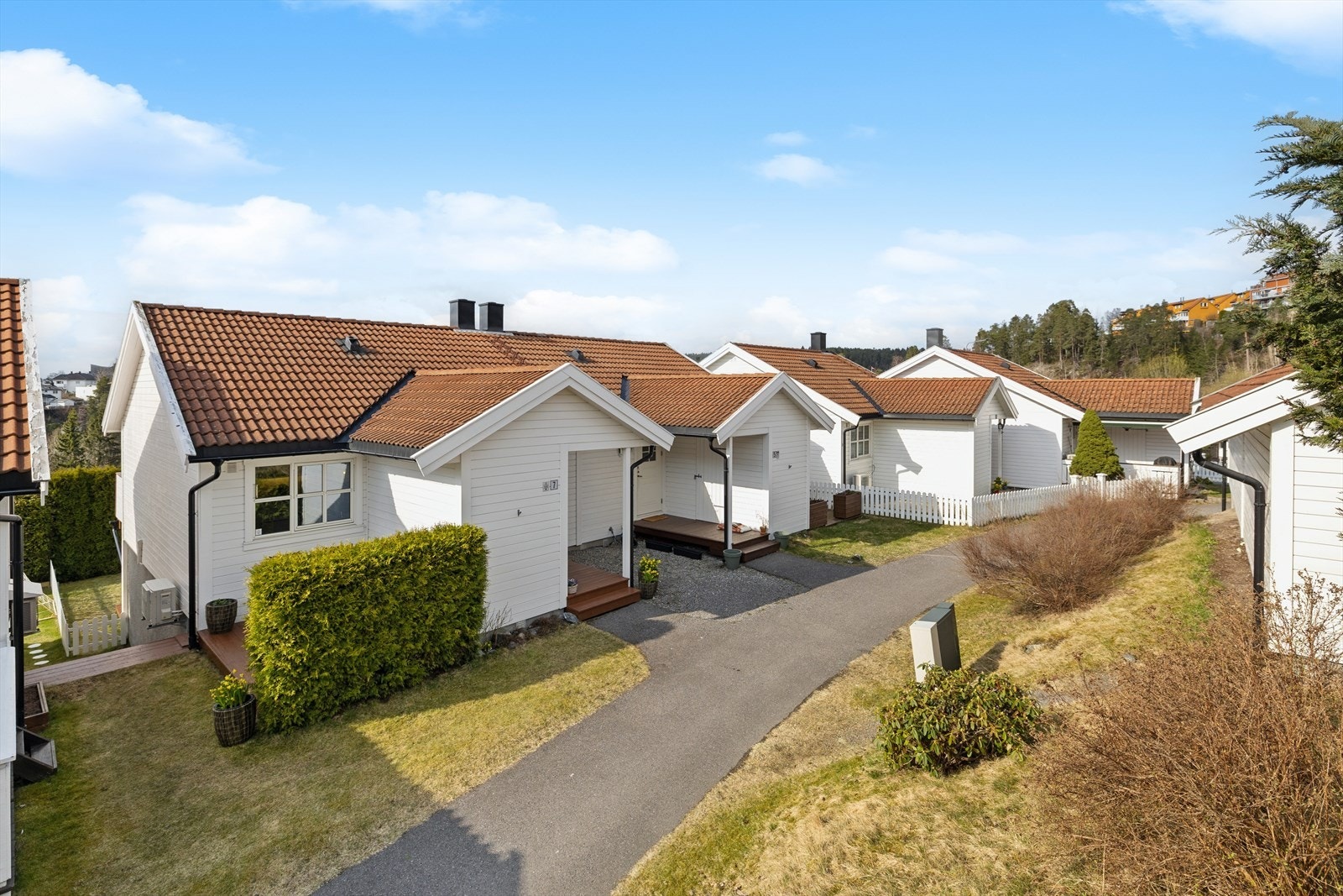 Meget barnevennlig nabolag med bilfrie internveier. Galleribilde