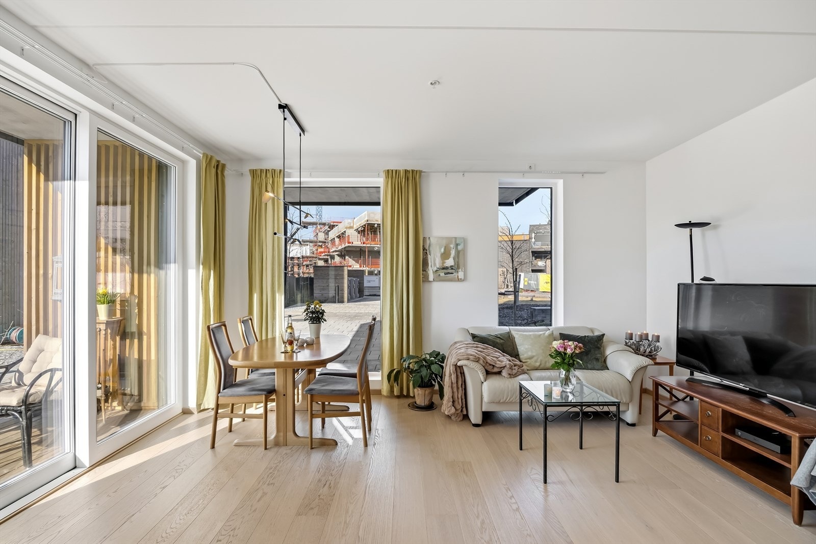 Generøs himlingshøyde på ca. 2,70 m - gir lyse og luftige rom. Galleribilde