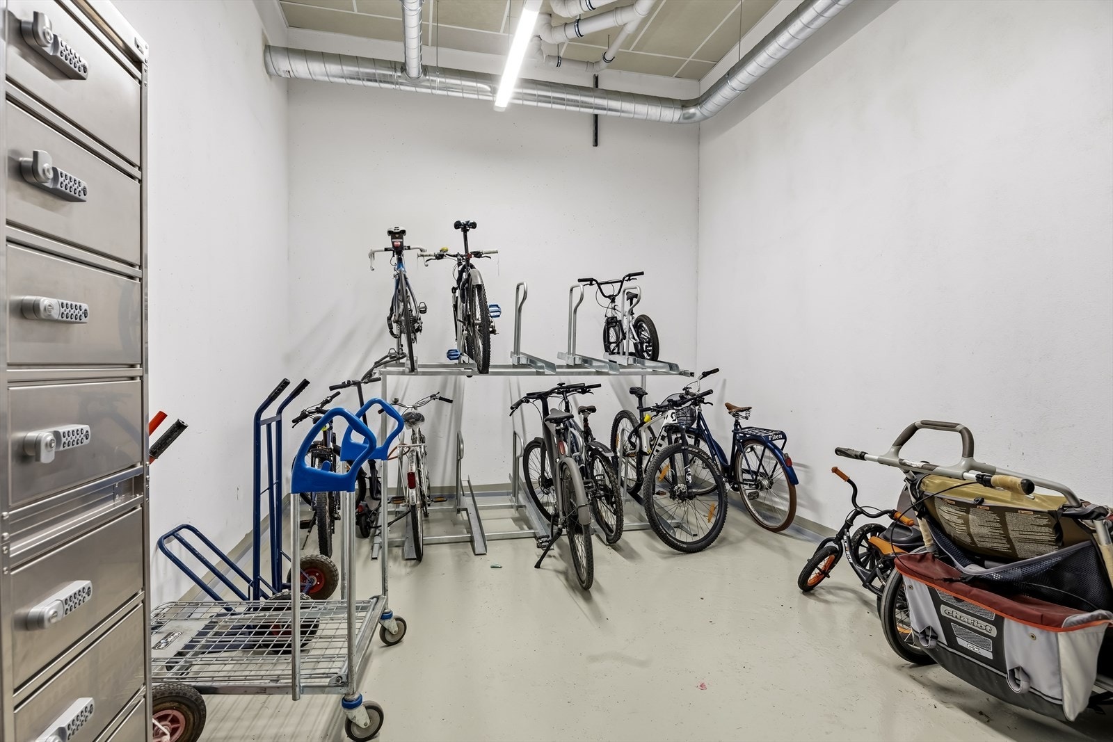Praktisk felles sykkelbod. Galleribilde