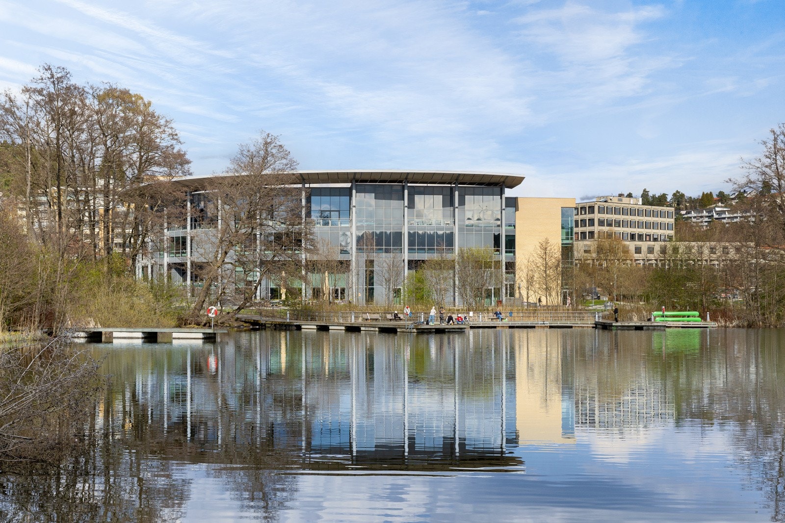 Kulturhuset Kolben ligger ved Kolbotnvannet Galleribilde