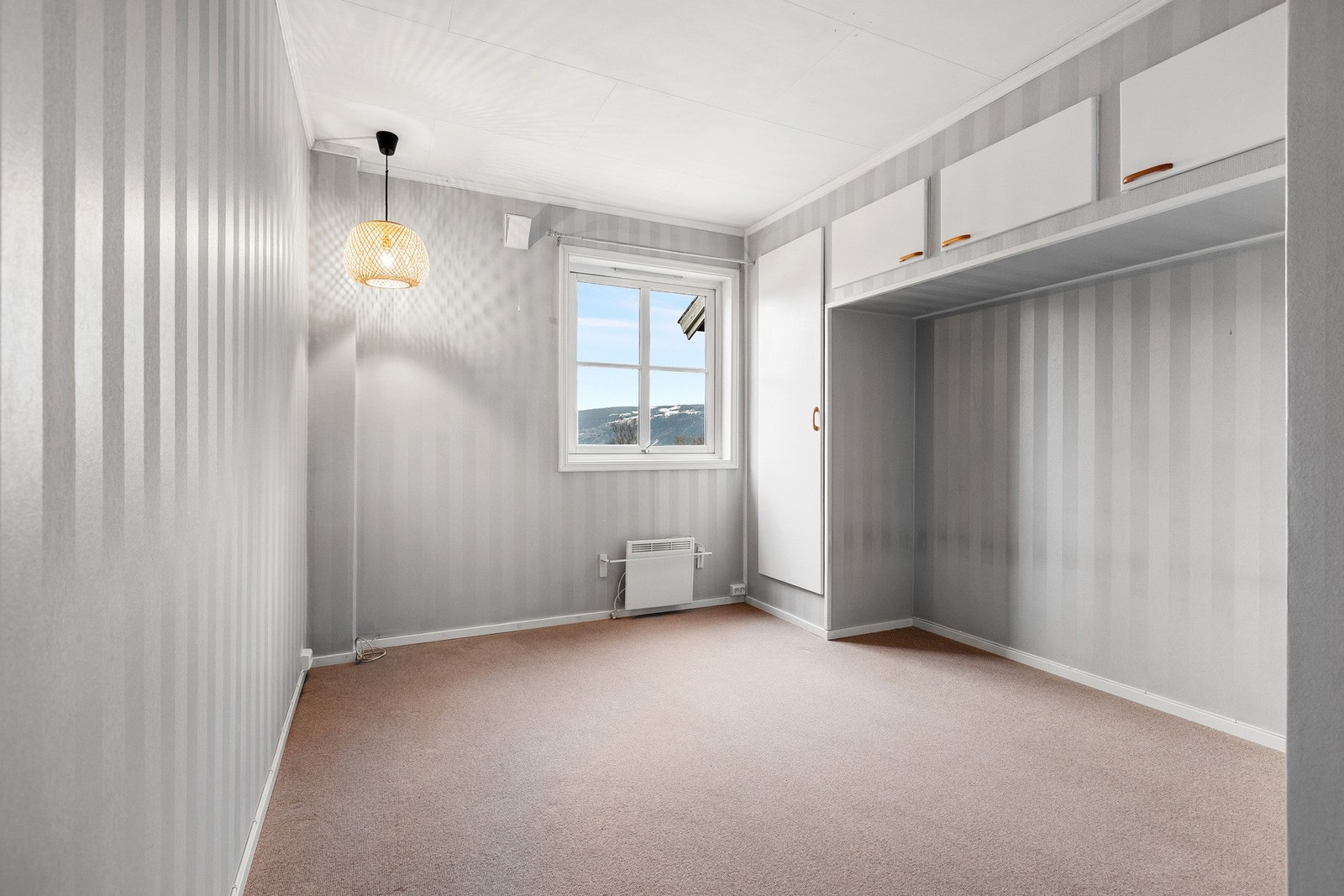 Soverom nr 2 - integrerte skap og hyller, ideelt som soverom, kontor eller garderobe. Galleribilde