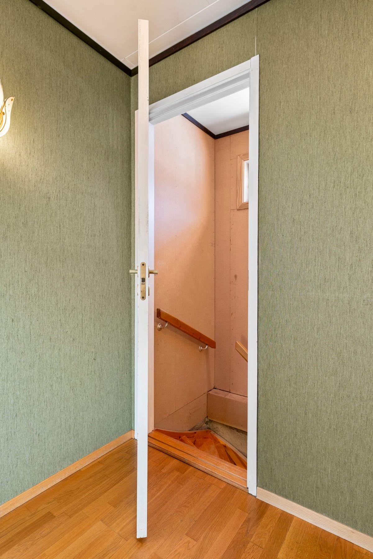 Trapp ned til kjelleretasjen Galleribilde