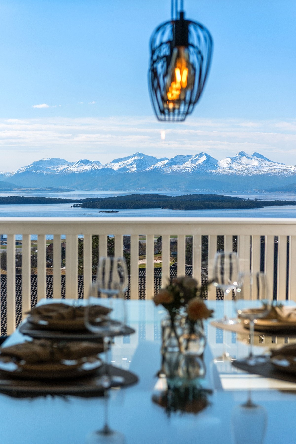Utsikten fra spiseplassen er helt rå! Galleribilde