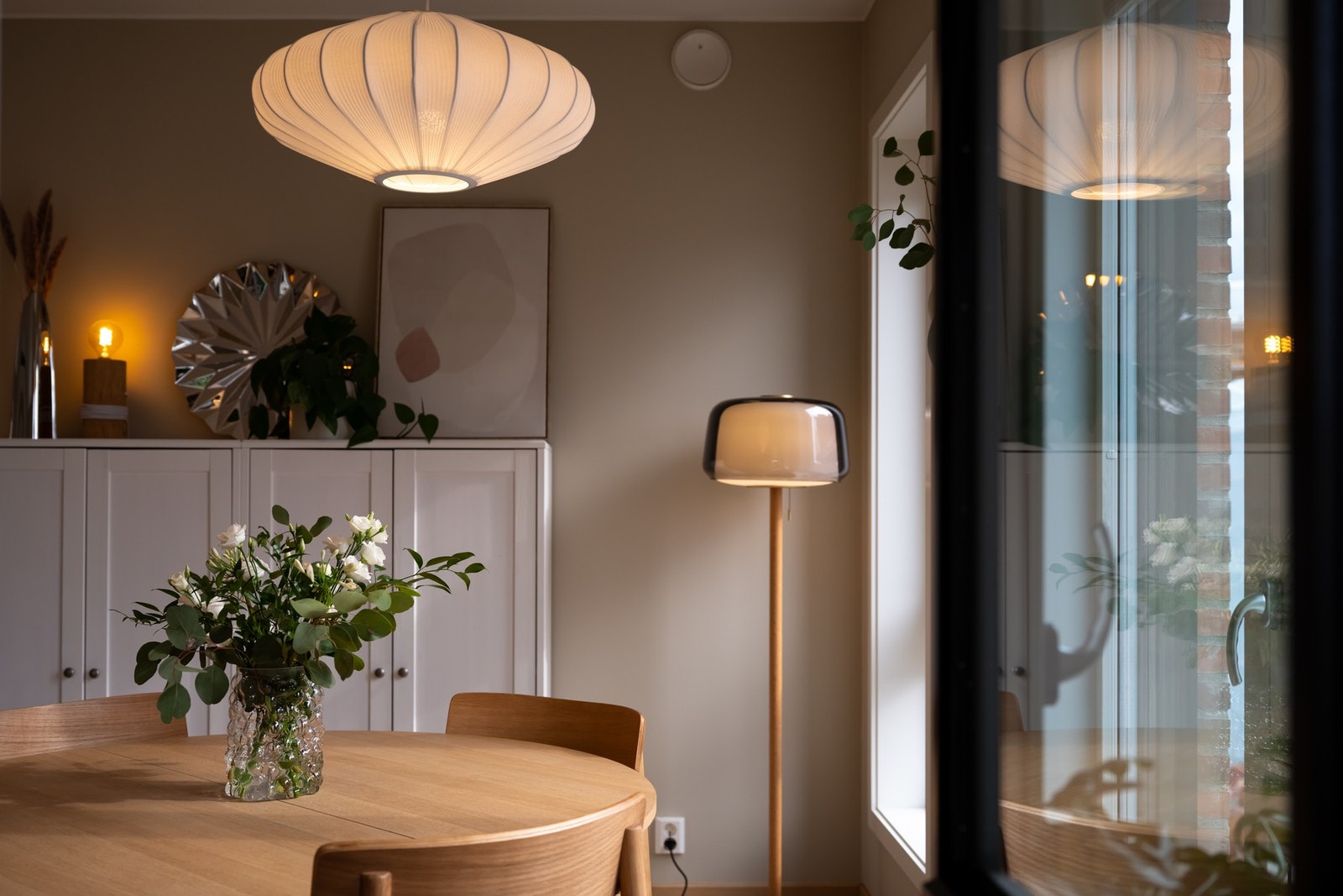 Visste du at a-konto fjernvarme (varmtvann og oppvarming) er inkludert i felleskostnadene? Dette bidrar til en mer oversiktlig privatøkonomi. Galleribilde