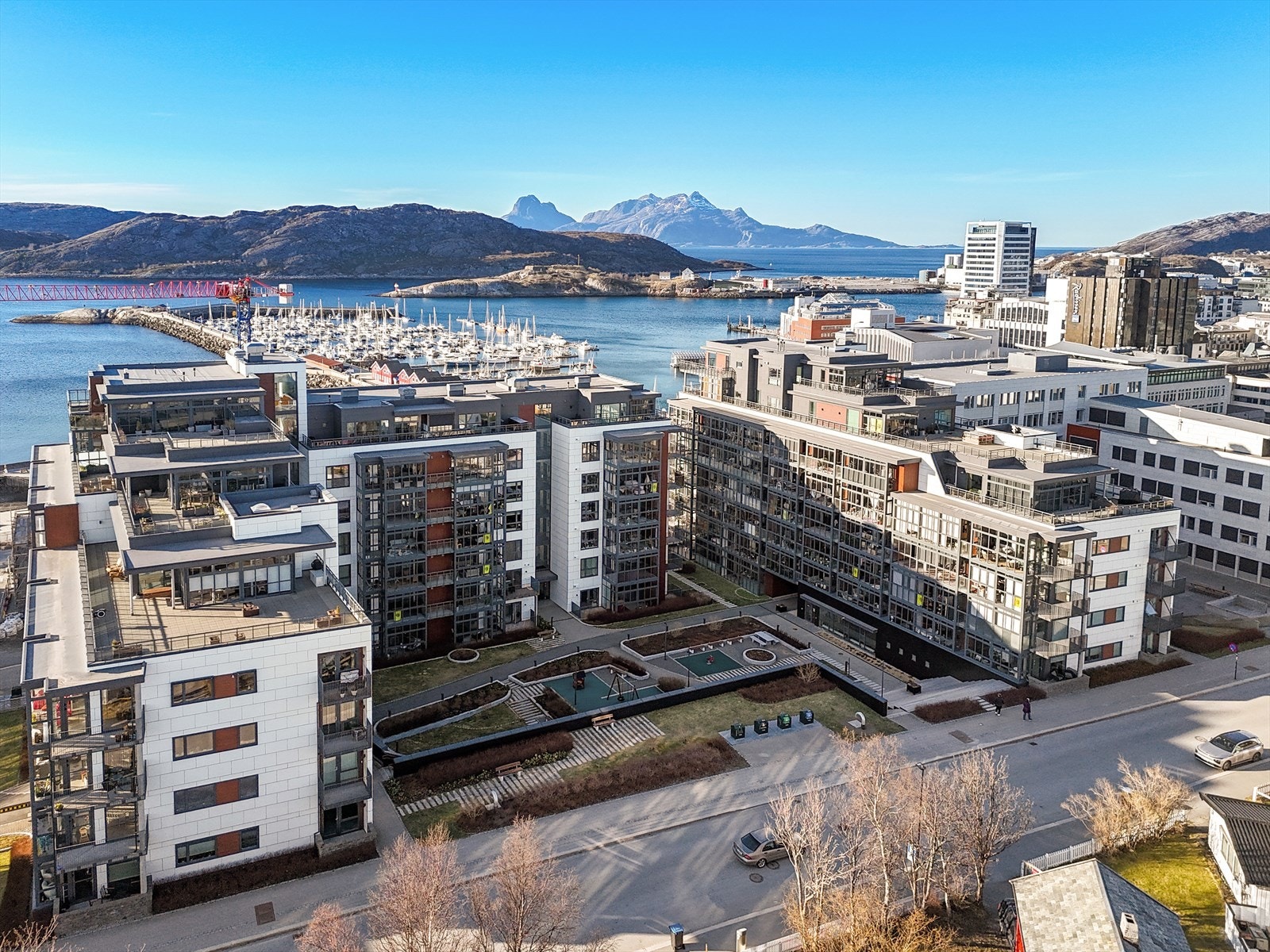 Boligen har god internbeliggenhet, med trappefri adkomst og en kort heisetur ned til garasjeplass. Galleribilde