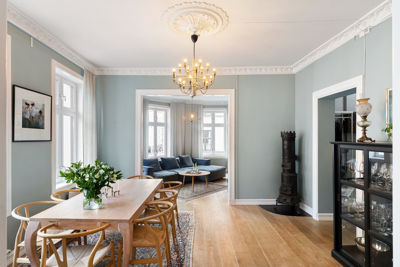 Lys og flott, klassisk 5(6)-roms hjørneleilighet med attraktiv beliggenhet på Majorstuen. Galleribilde