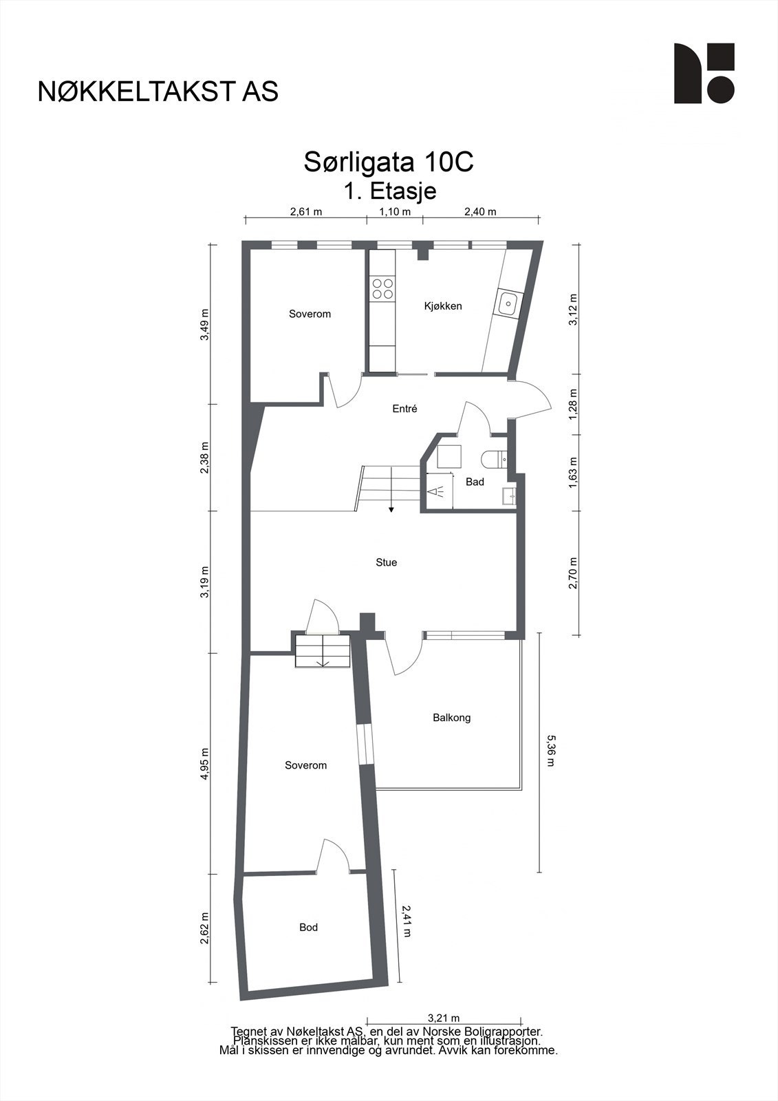 Leiligheten har en gjennomtenkt planløsning på 73 m² fordelt over tre nivåer, med en klar adskillelse mellom sosiale soner og private rom. Galleribilde