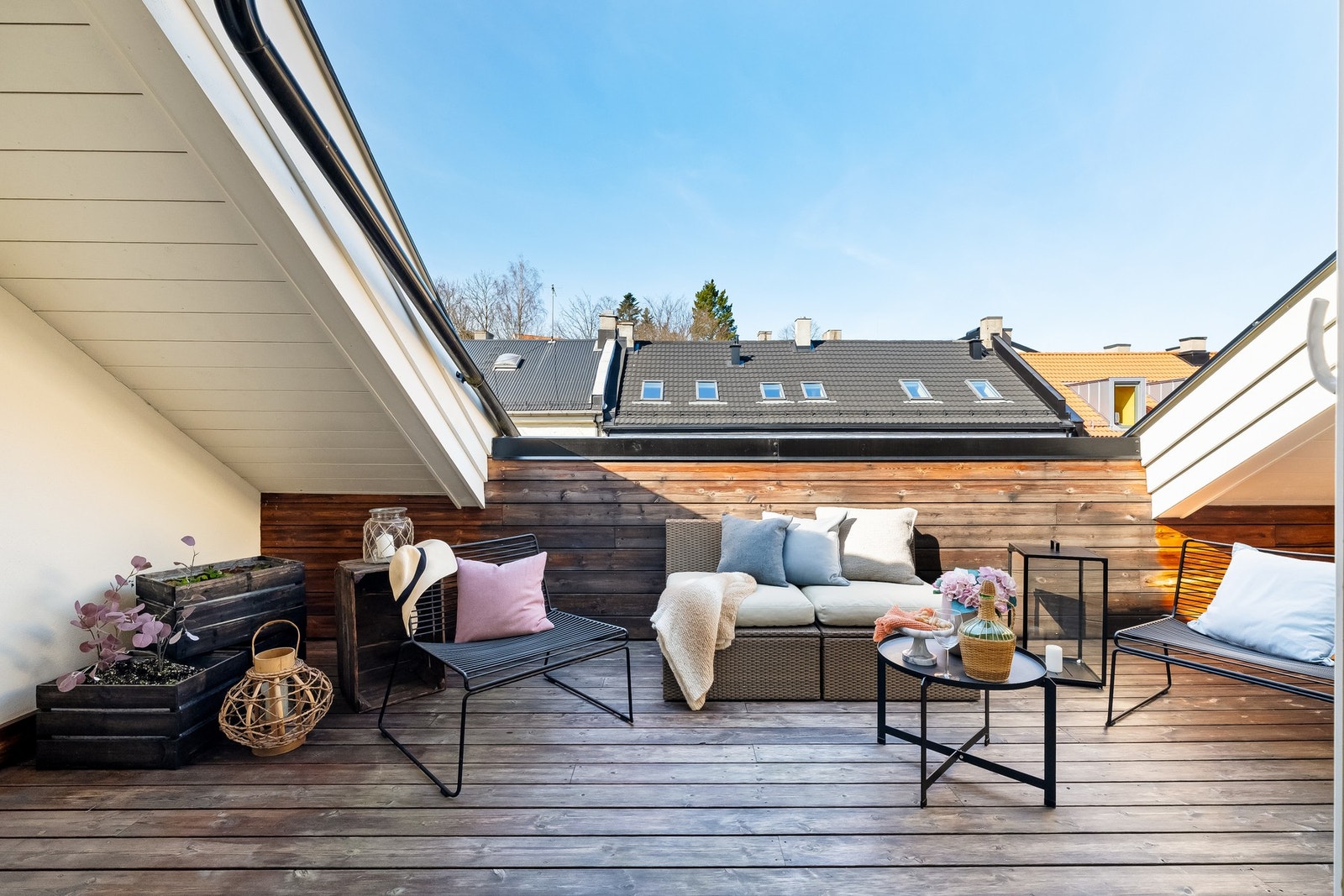 Boligen har en privat takterrasse på hele 16 kvm. Galleribilde