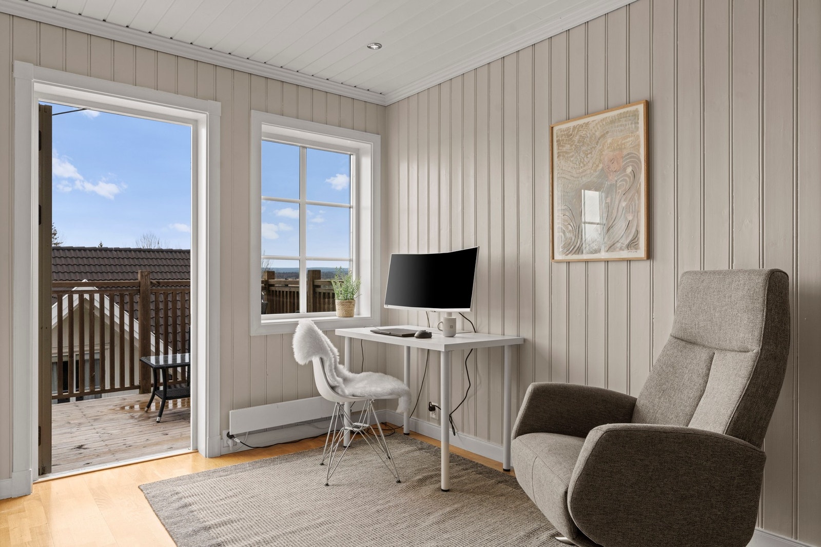 Utgang fra loftstue til balkong på 7 kvm. Galleribilde