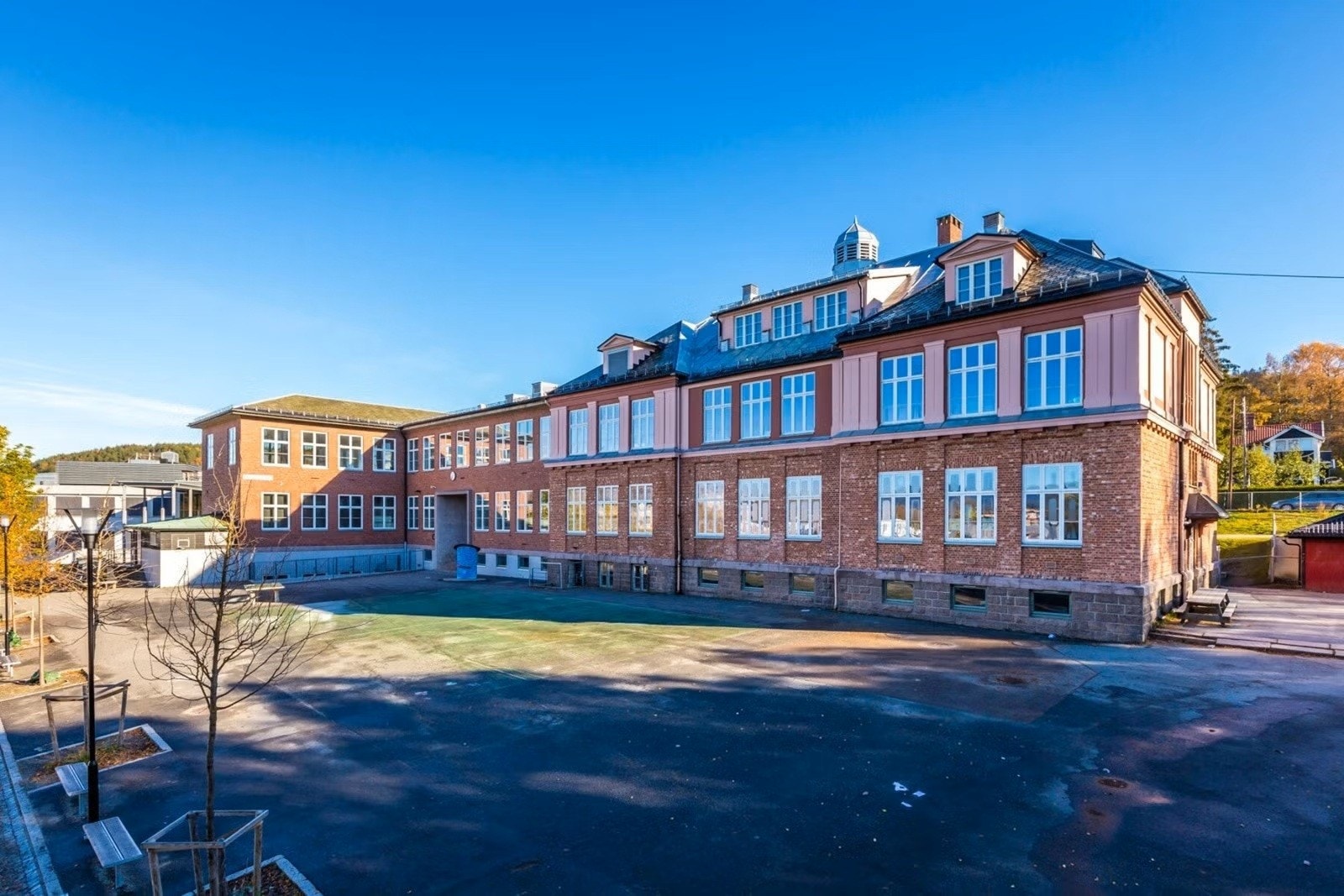 Kjelsås skole- 10 min gangavstand fra boligen Galleribilde