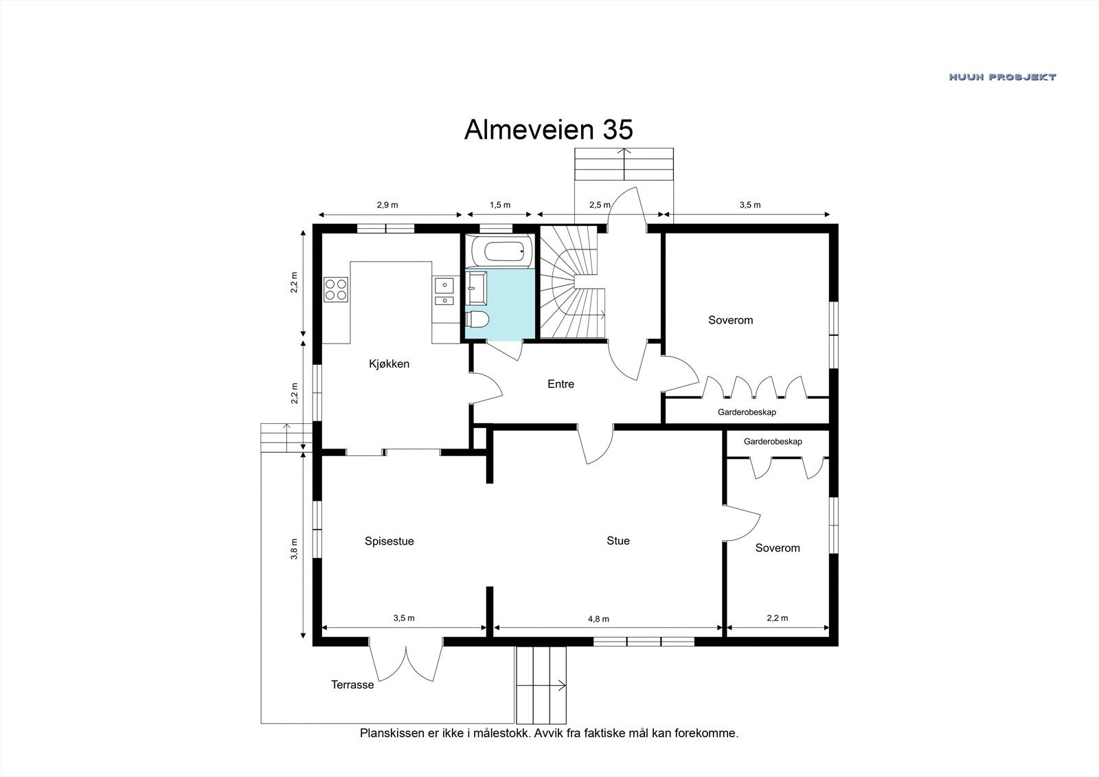 1. Etasje (91 kvm BRA-i + ca. 13 kvm terrasse med trapp ned til hage), består av: Entré, gang/trapp, stue/spisestue, kjøkken, bad og 2 soverom. Galleribilde
