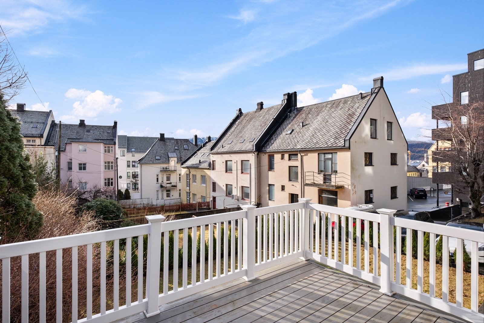 Fra terrasse mot hageområdet Galleribilde
