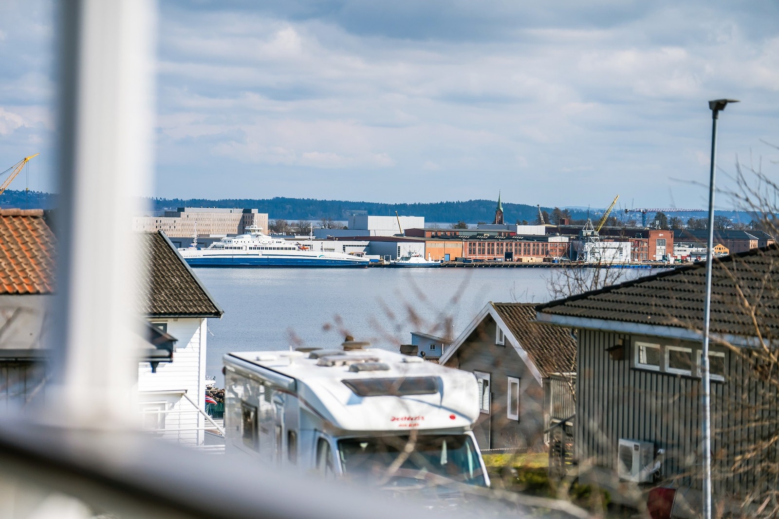 Takterrassen har både pergola og fin utsikt mot Indre havn og Karljohansvern Galleribilde