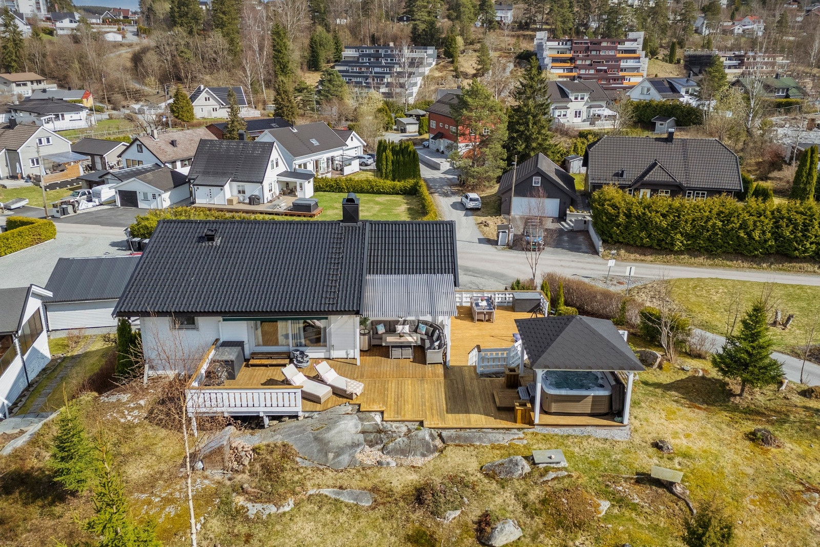 Godt med luft rundt huset. Galleribilde