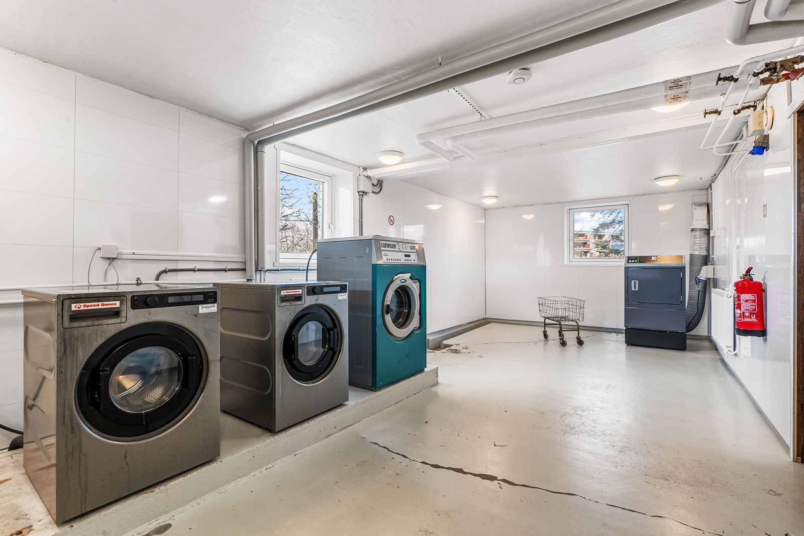 Det er fellesvaskeri i alle blokker, som kan benyttes av alle beboere. Galleribilde