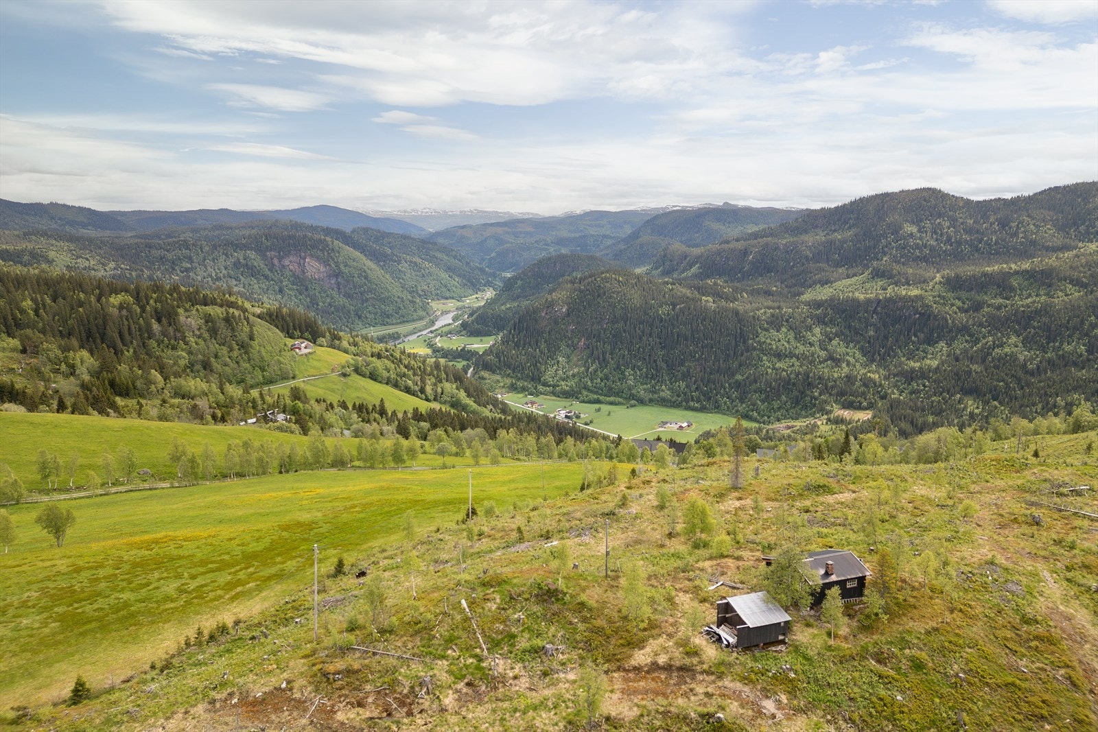 Fra eiendommen har man fantastiske utsiktsforhold mot Gauldalen og Rognes. Galleribilde