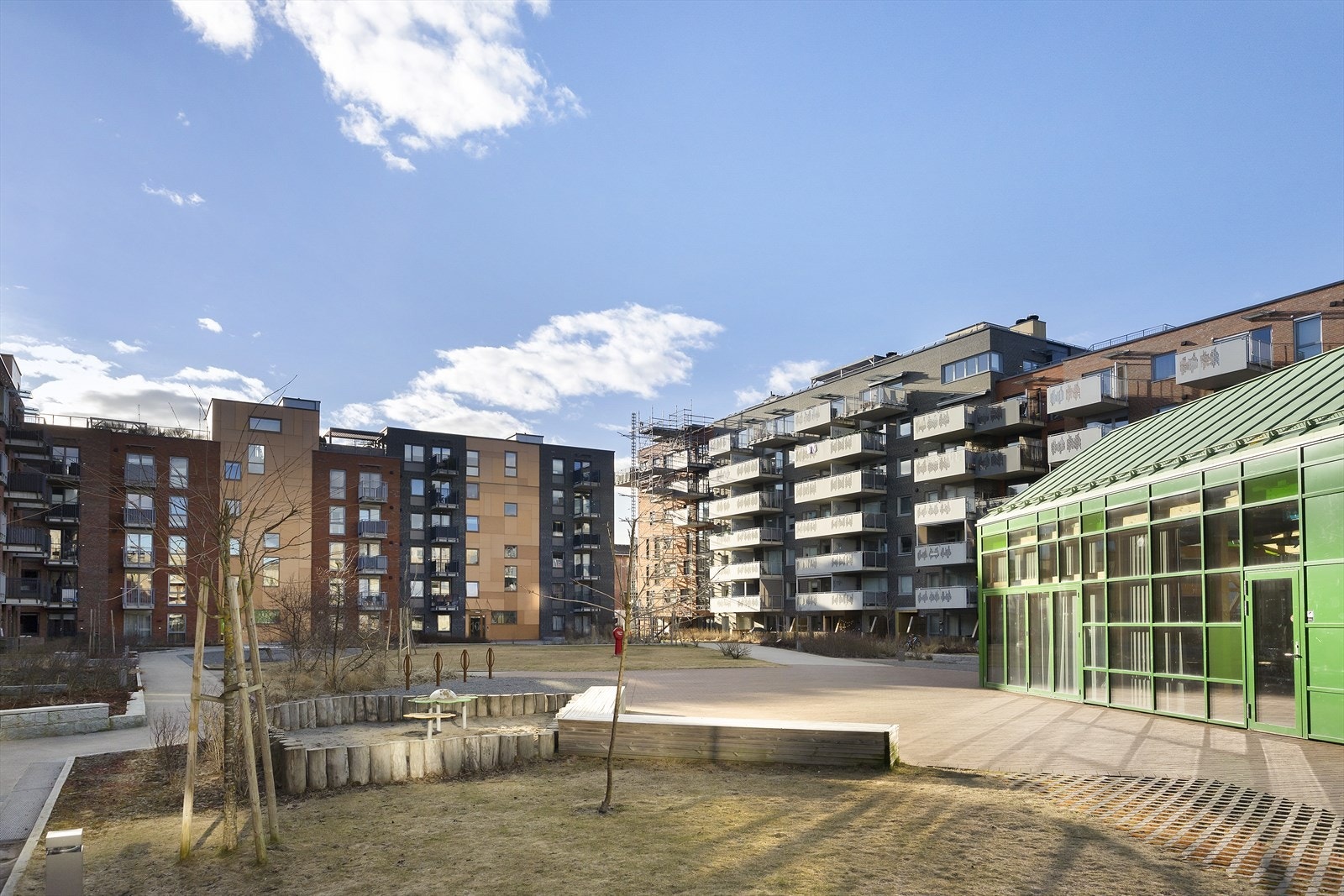 Borettslaget inngår i et kvartal med felles utvendige oppholdsarealer Galleribilde