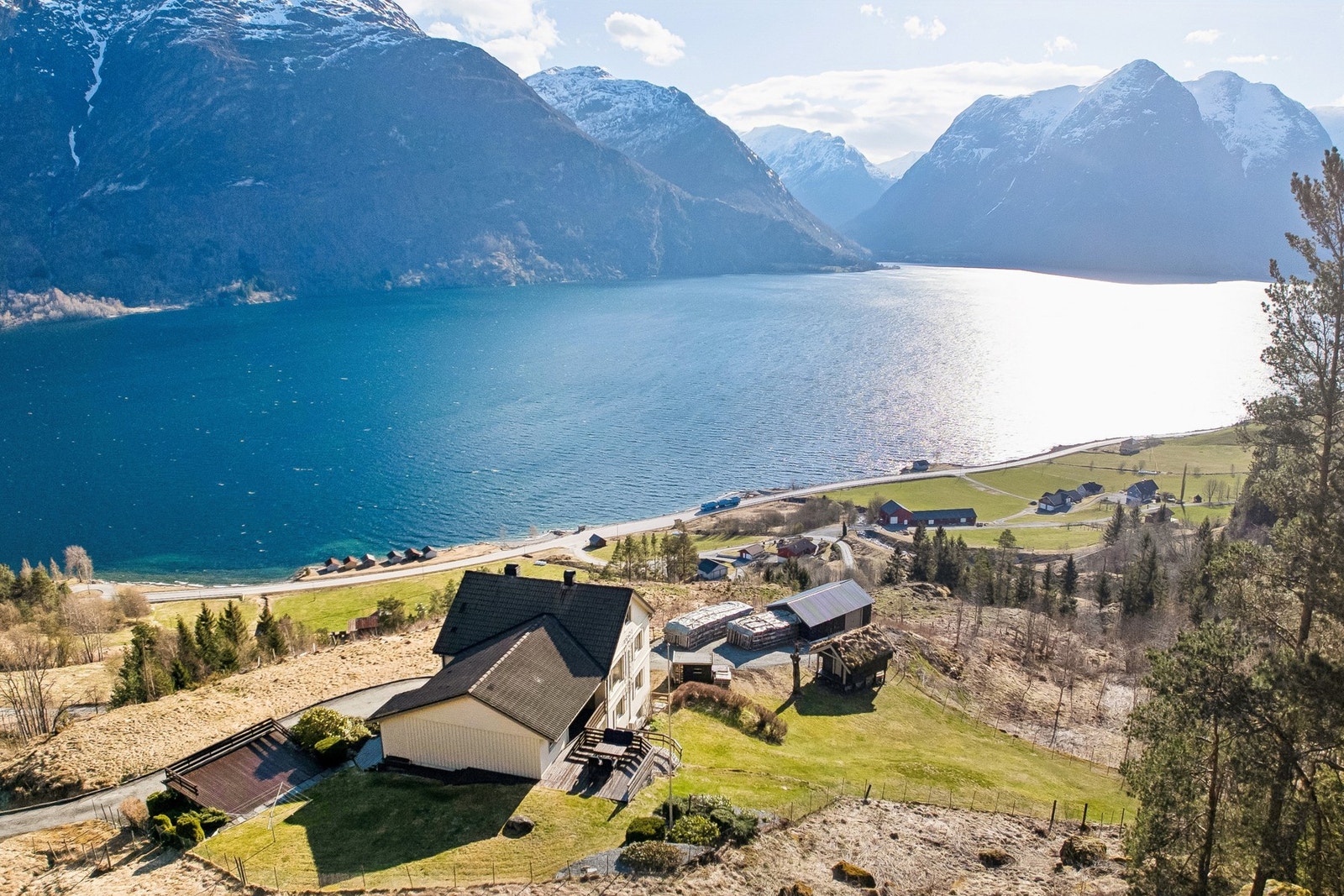 EiendomsMegler1 ved Martin Grodås Alnes har gleden av å presentere Brekkevegen 94! Foto av Svein Olav Humberset v/EFKT. Galleribilde