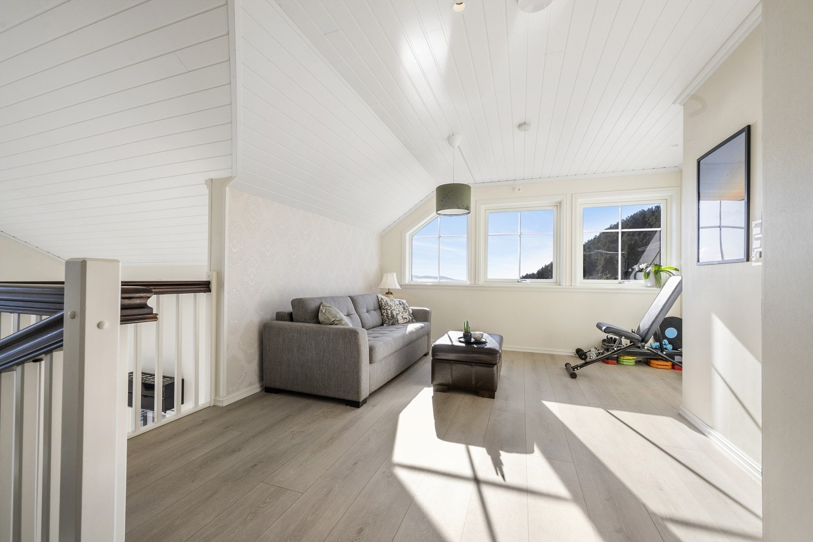 Trivelig loftstue i 2. etasje Galleribilde