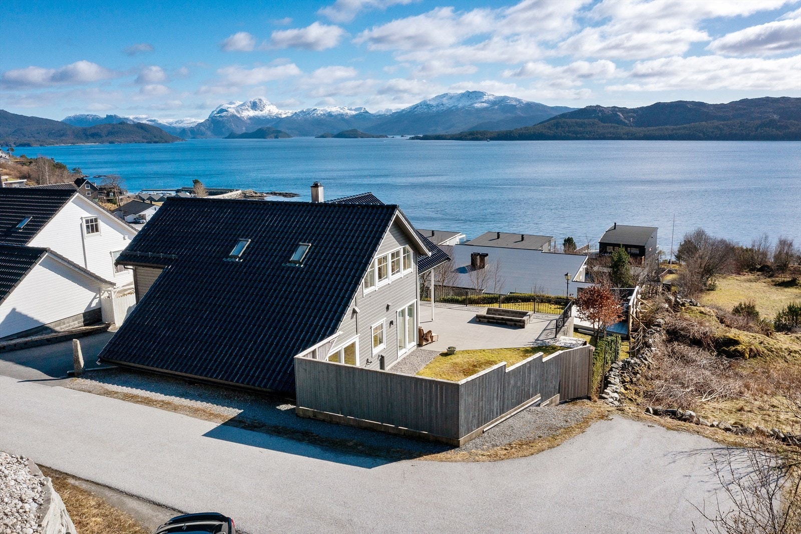 Fasade Nordvest. Flott utsikt Galleribilde