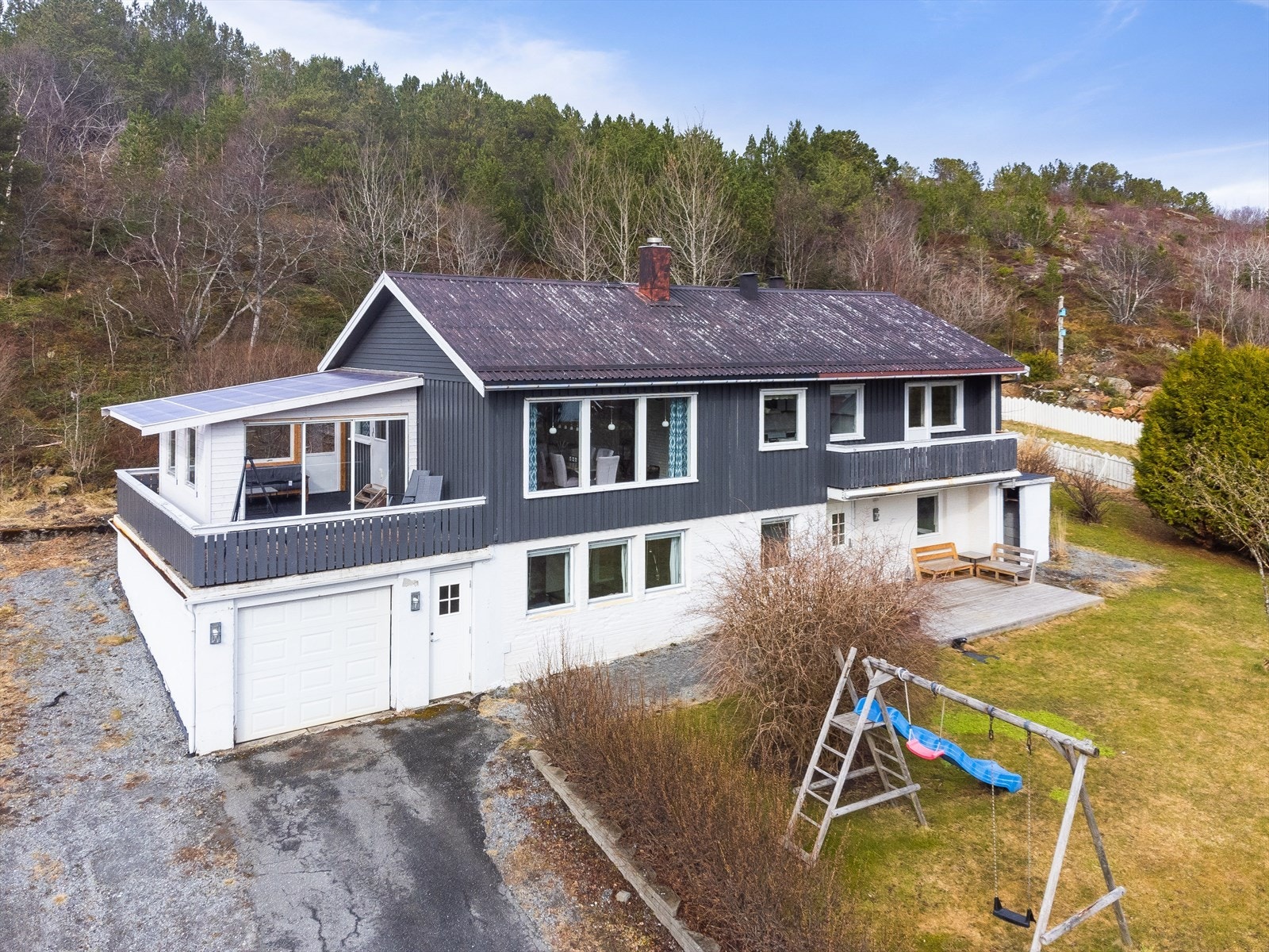 Velkommen til Fjellsøymarka 31 som her presenteres av eiendomsmegler Elin Edblad - Aktiv Eiendomsmegling. Foto: DBN Boligfoto Galleribilde