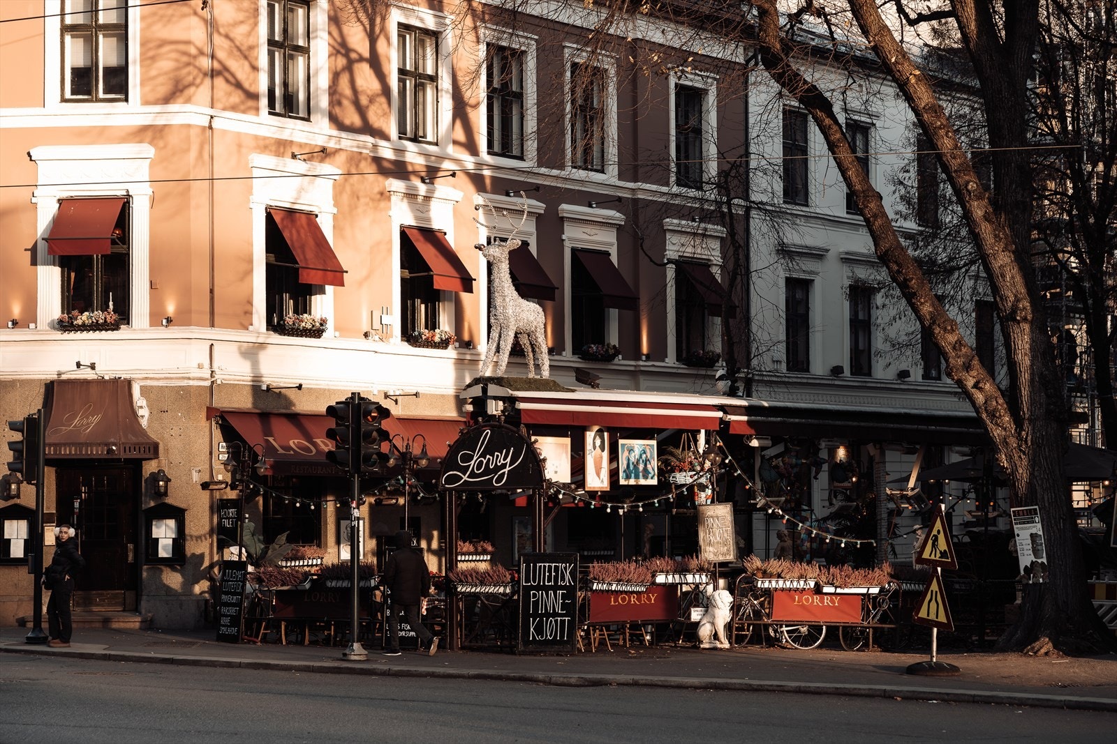 Servicesteder og restauranter i kort gangavstand fra leiligheten. Galleribilde